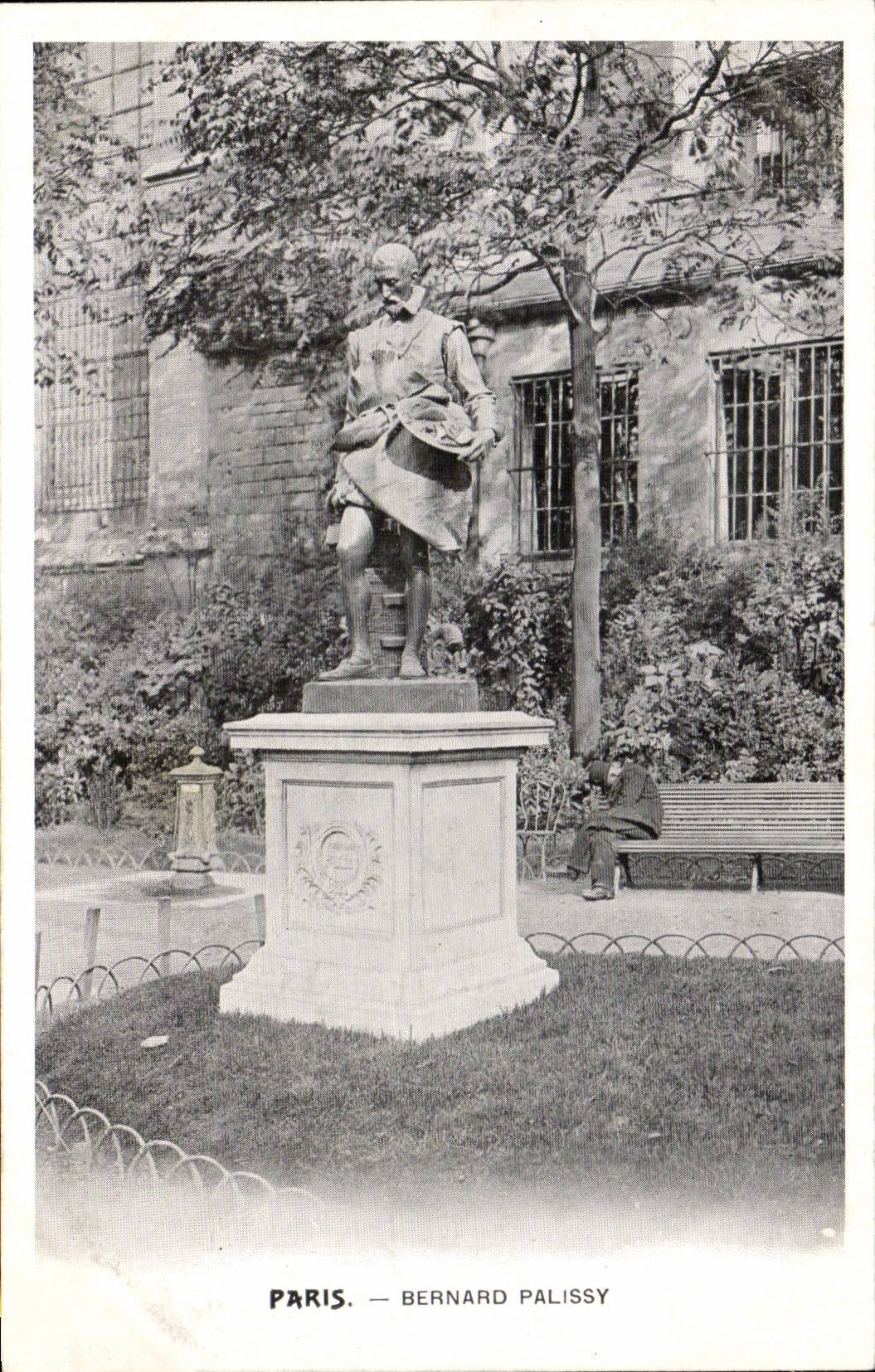 Paris CPA Bernard Palissy