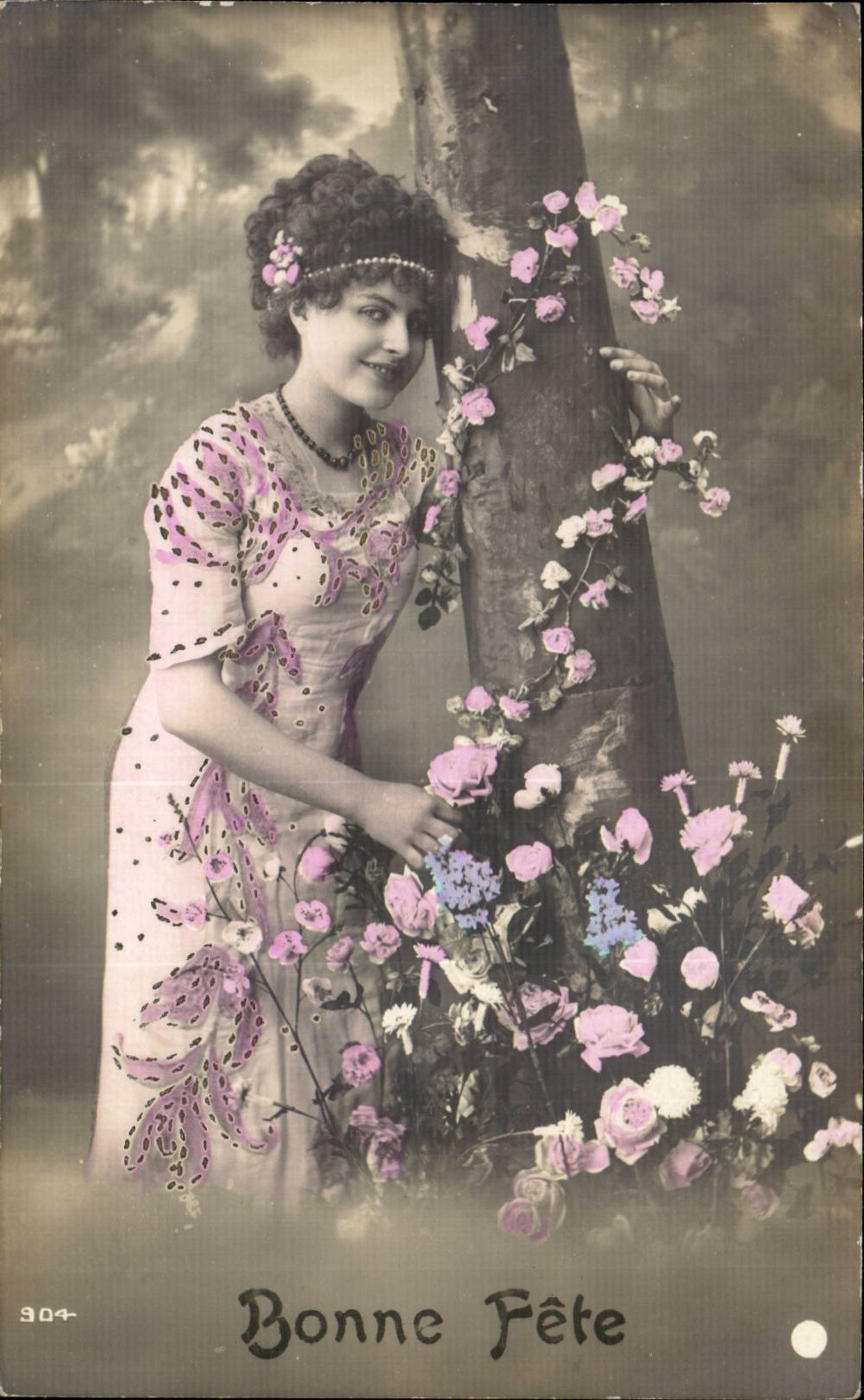 CPA Fantasy Good Woman celebrates