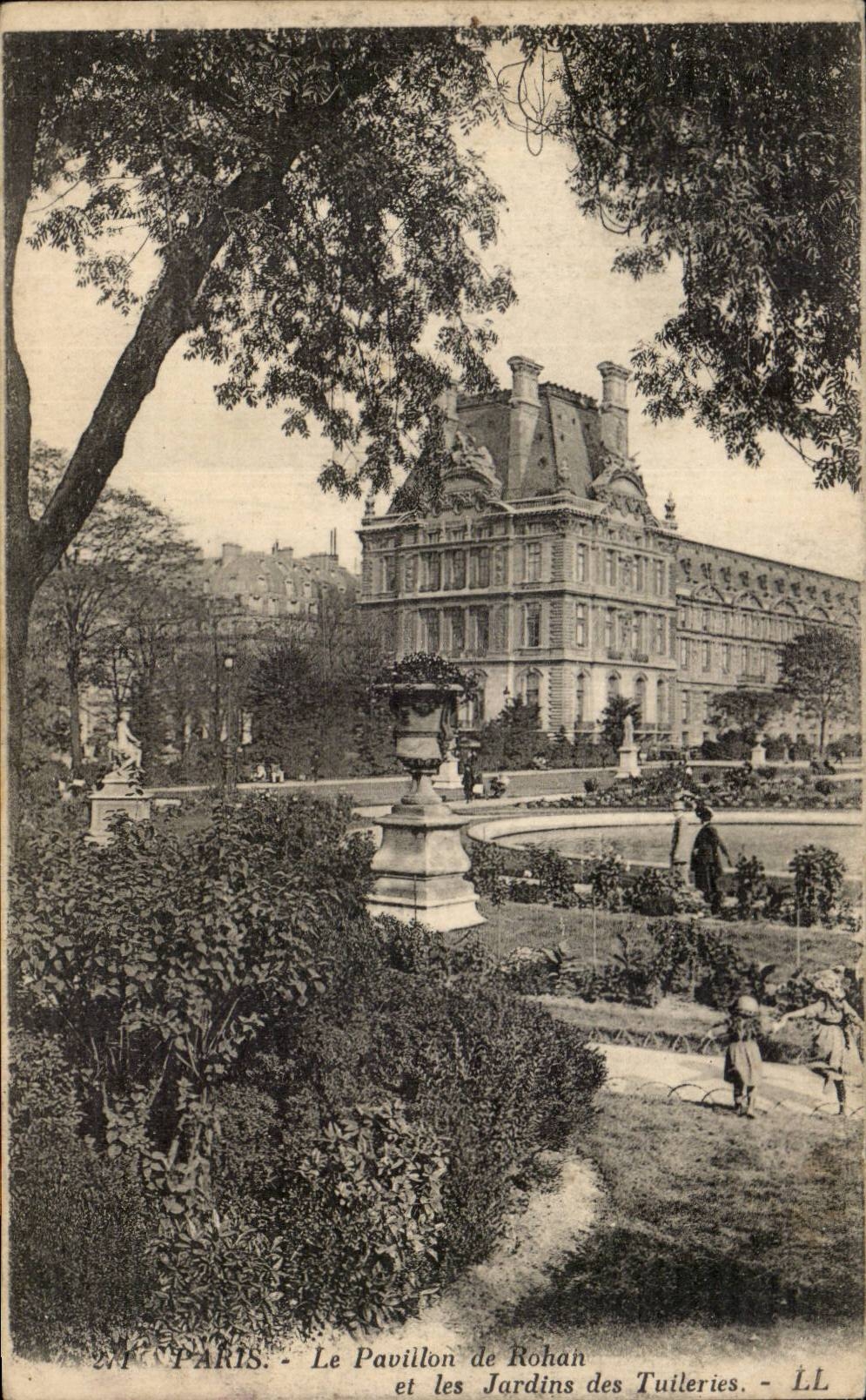 Paris CPA Le pavillon de Rohan et les jardins des Tuileries