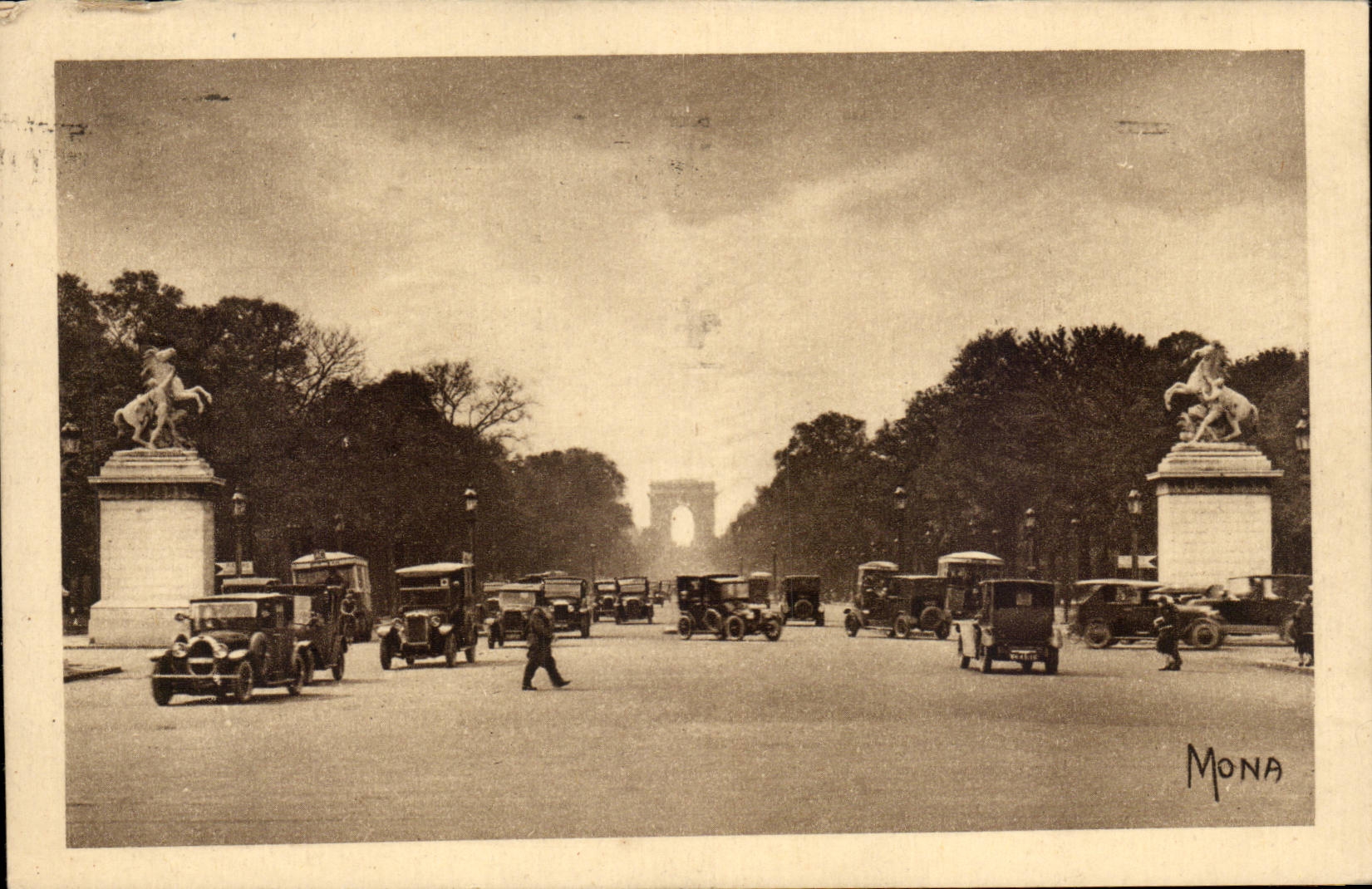 Paris CPA Which occurred of the Champs Elysees