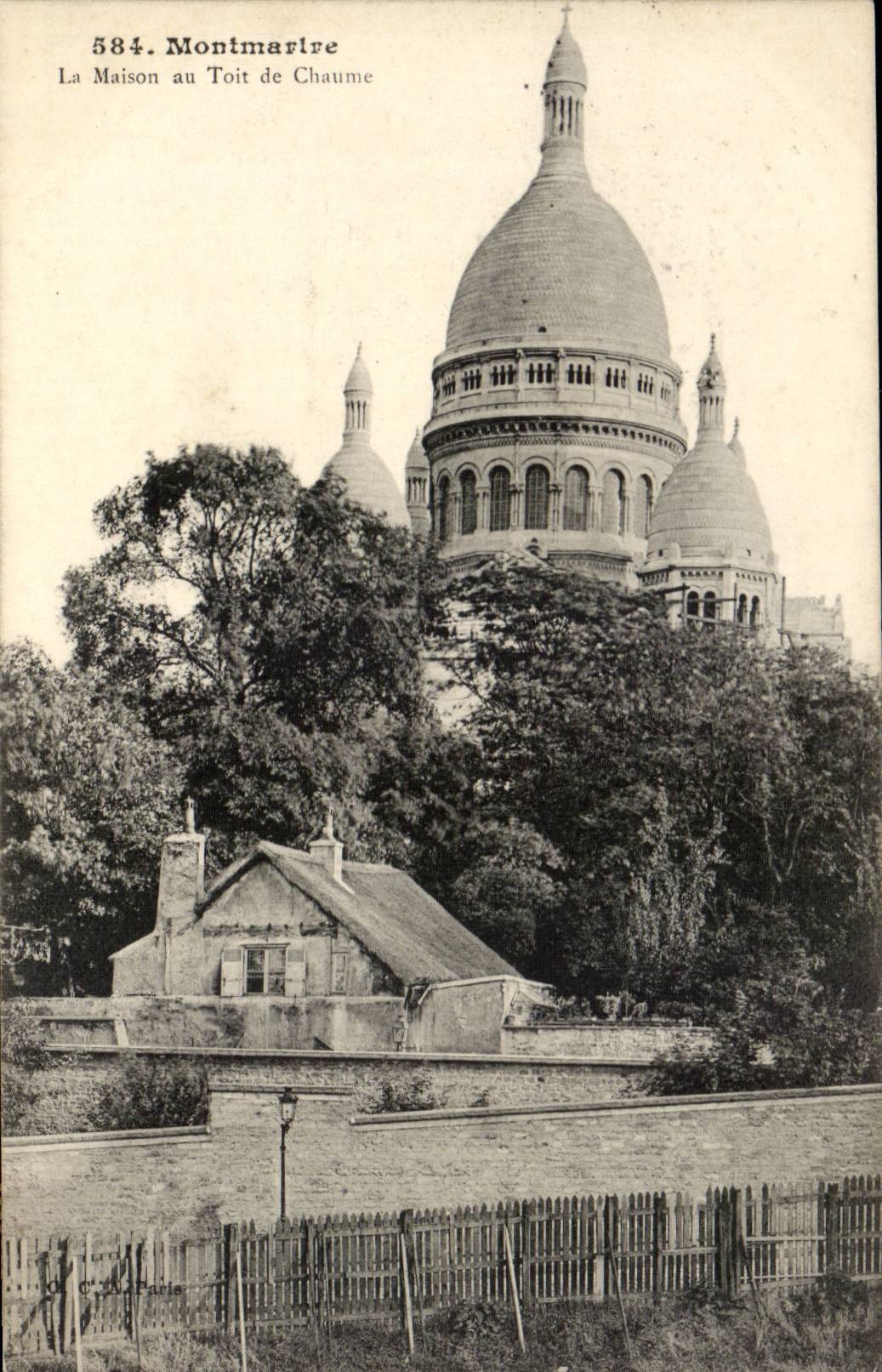 Paris CPA Montmartre Sacre Coeur maison au toit de chaume