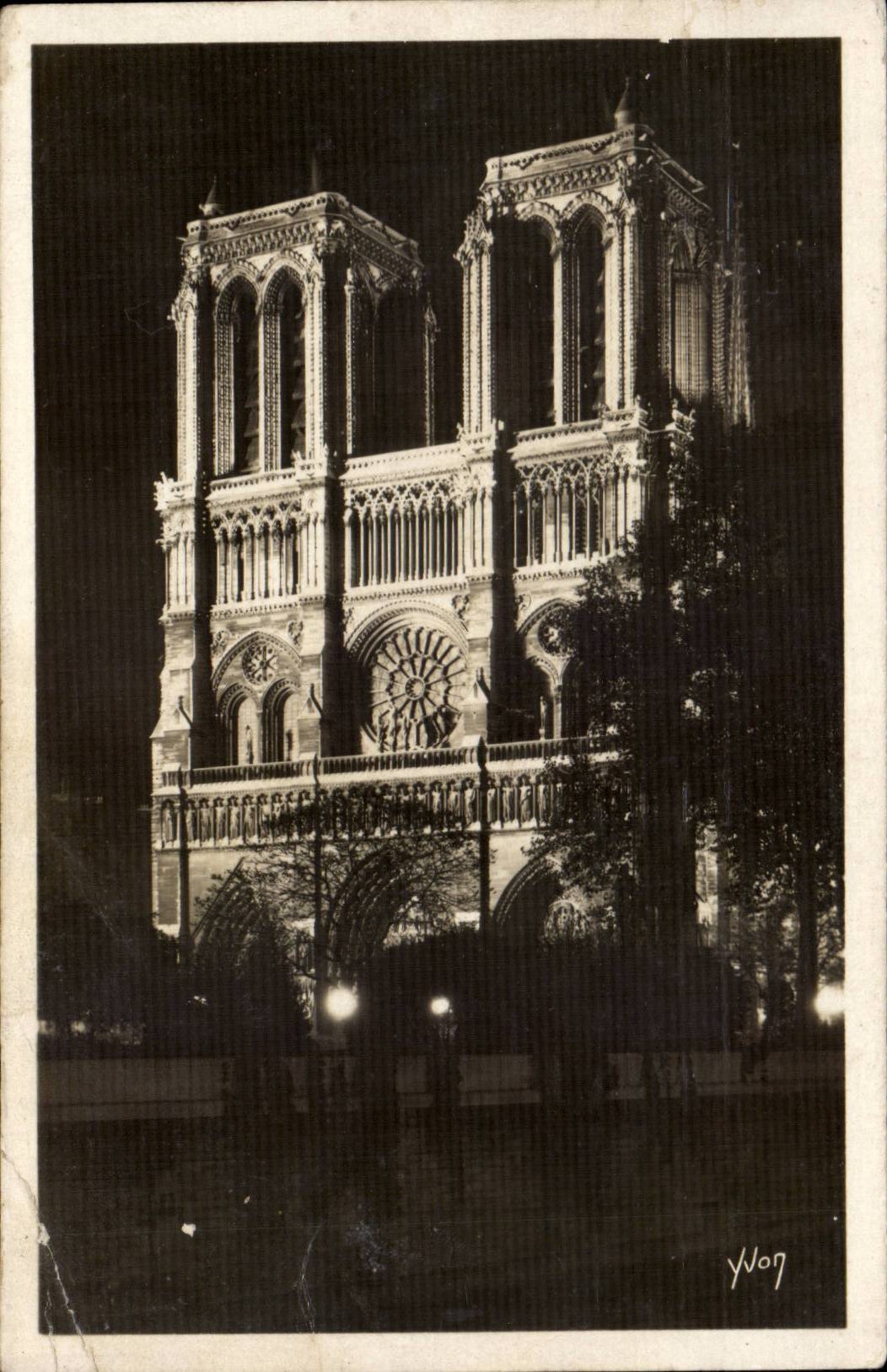 Paris CPA Notre Dame