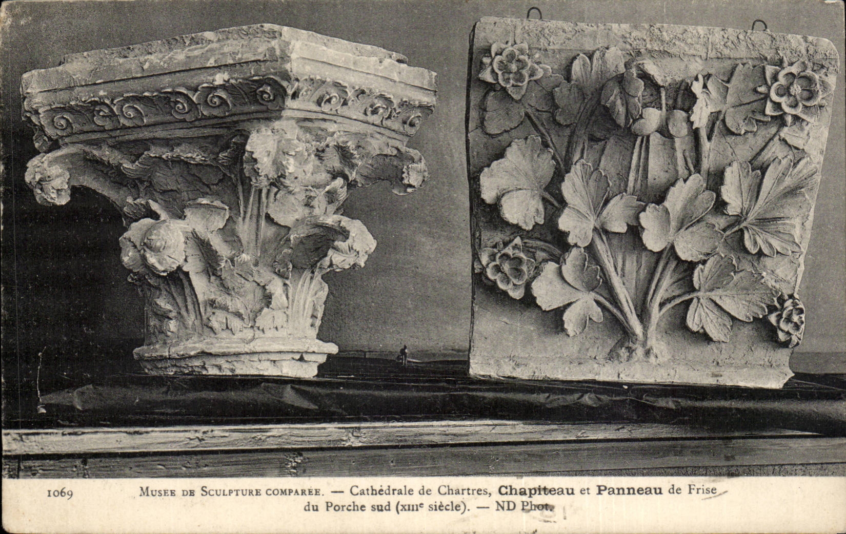 CPA Paris Cathedral of Chartres Capital and panel of planks of the southern porch
