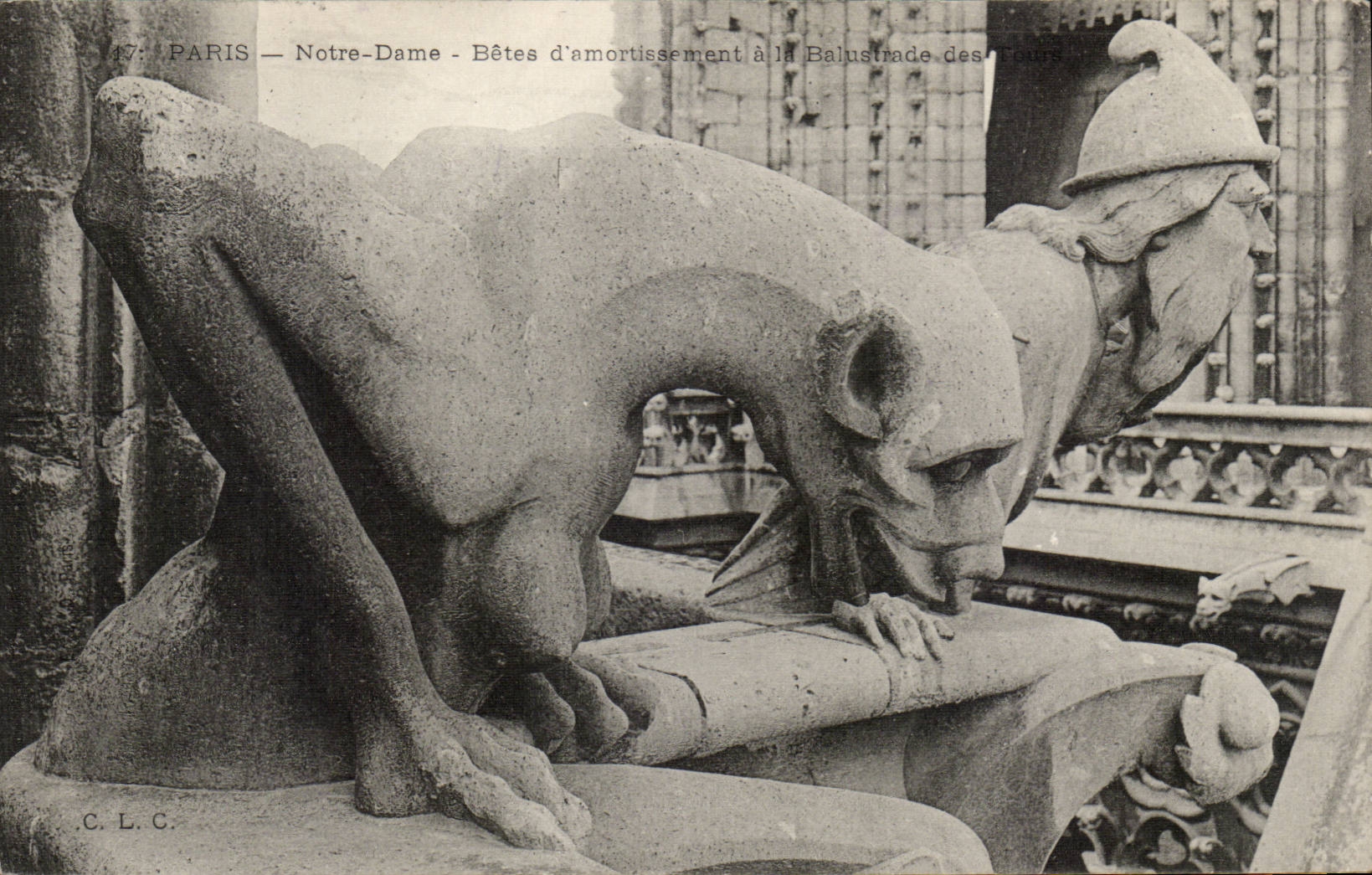 CPA Paris Notre Dame Betes d'amortissement Chimeres 