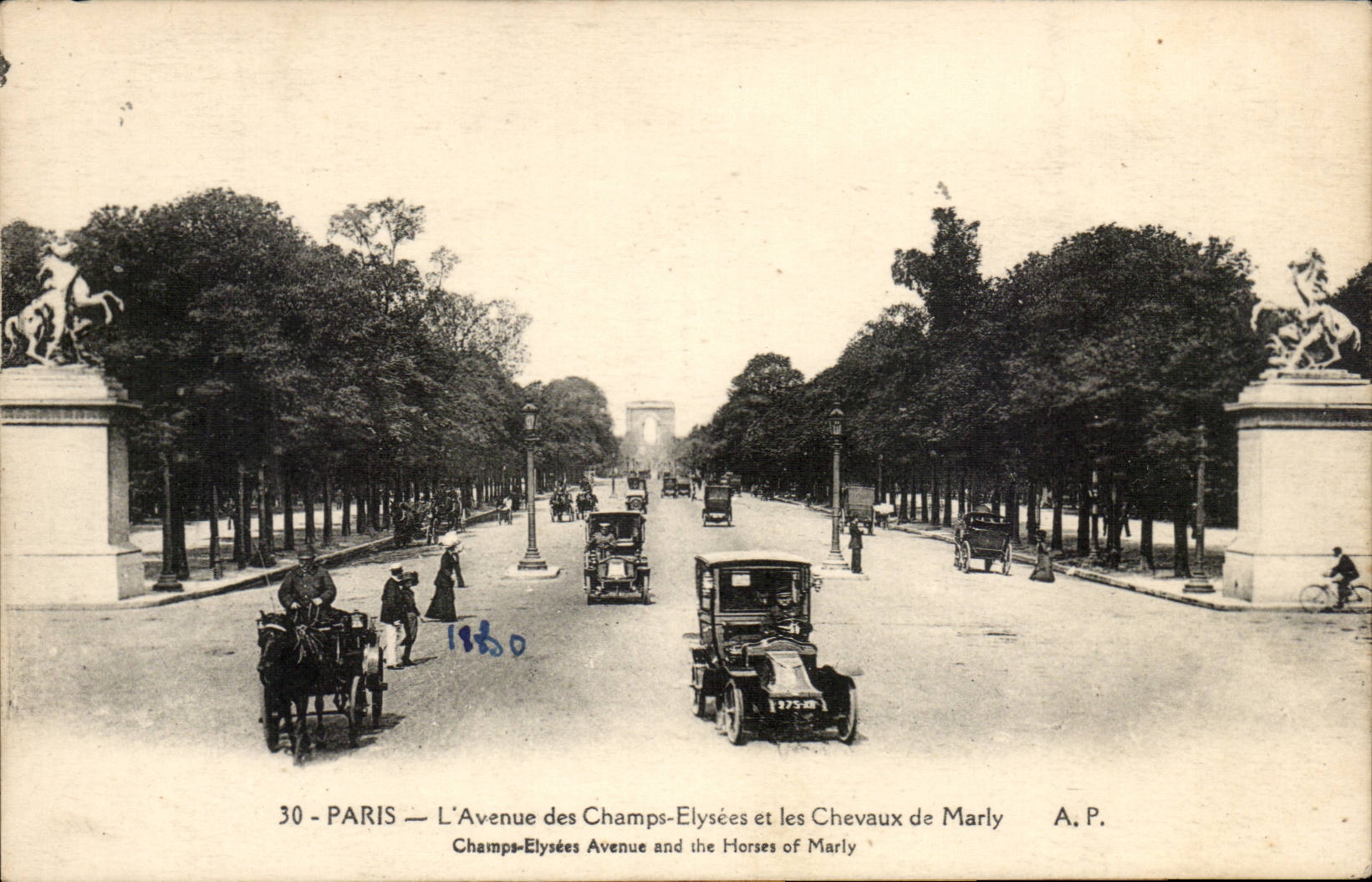 Paris CPA Which occurred of the Elysees fields and the horses of Marly