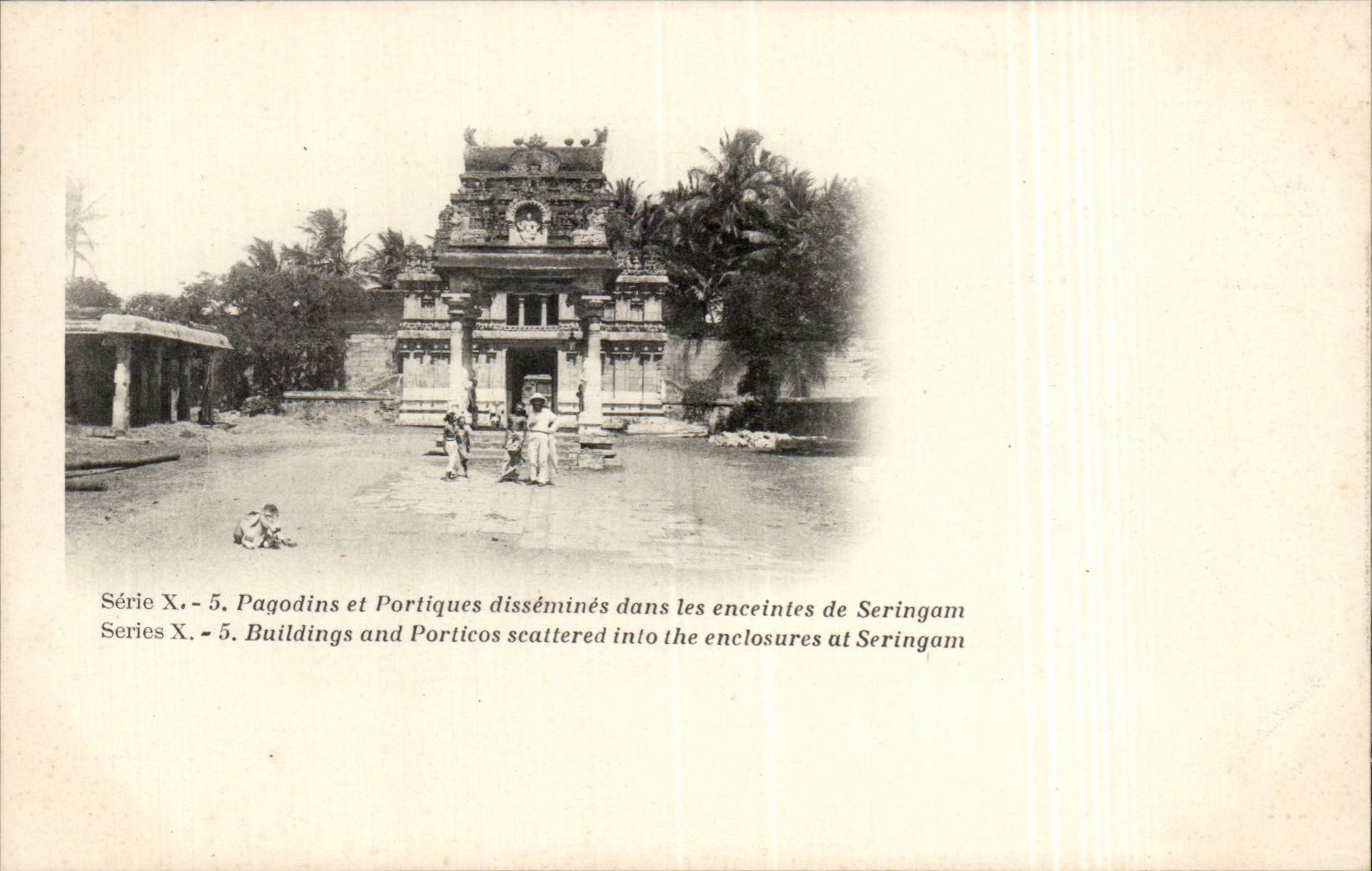 CPA Inde India Pagodins et portiques dissemines dans les enceintes de Seringam