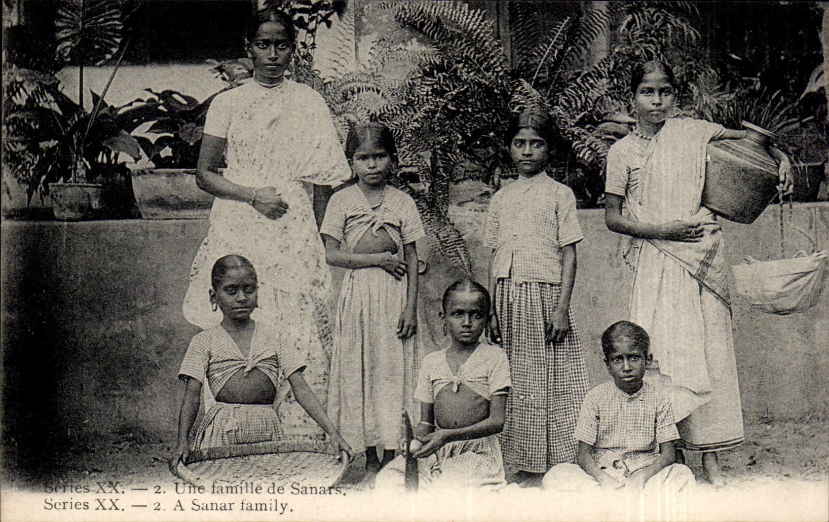 CPA Inde India Une famille de Sahards