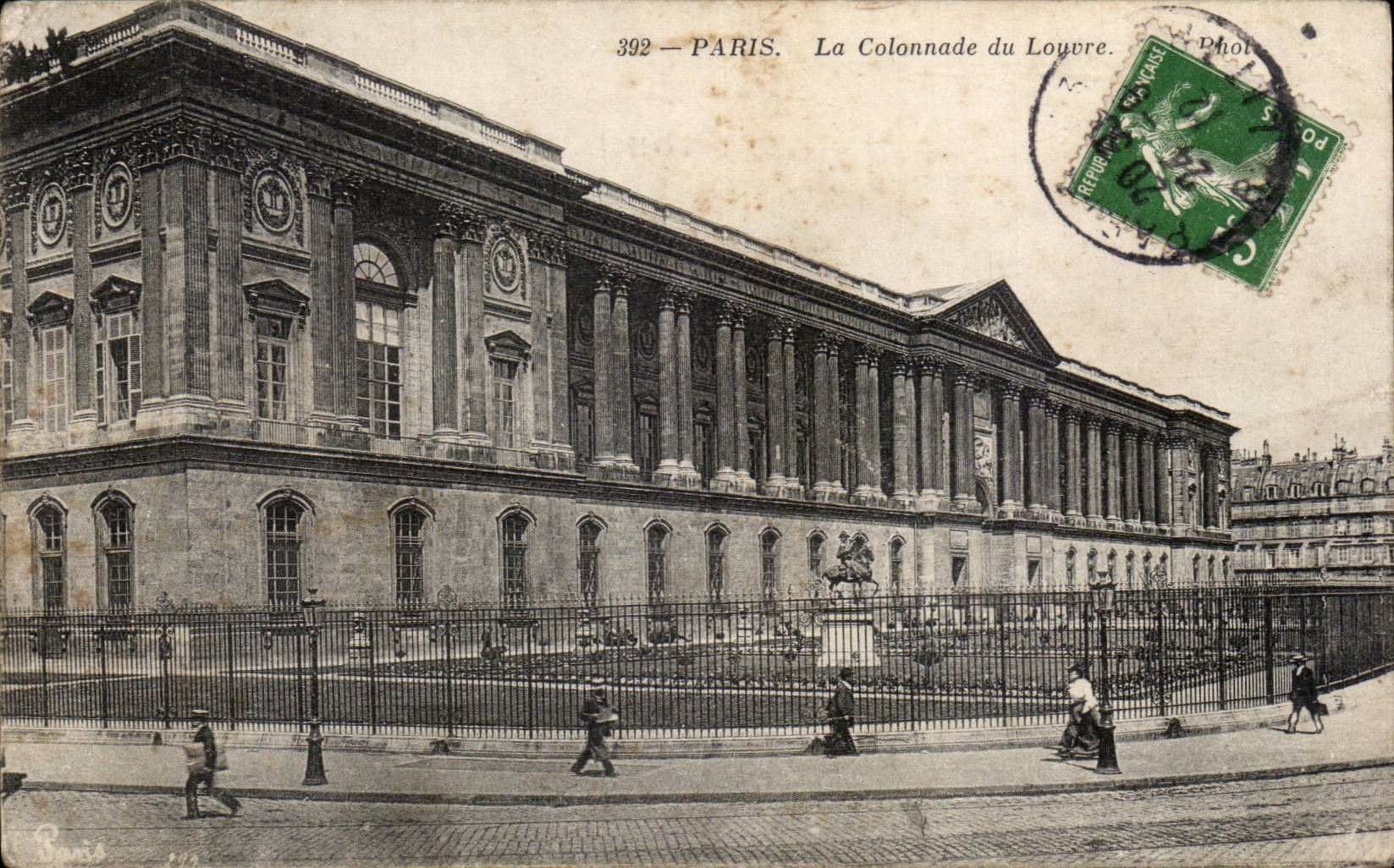 Paris CPA Colonnade du Louvre