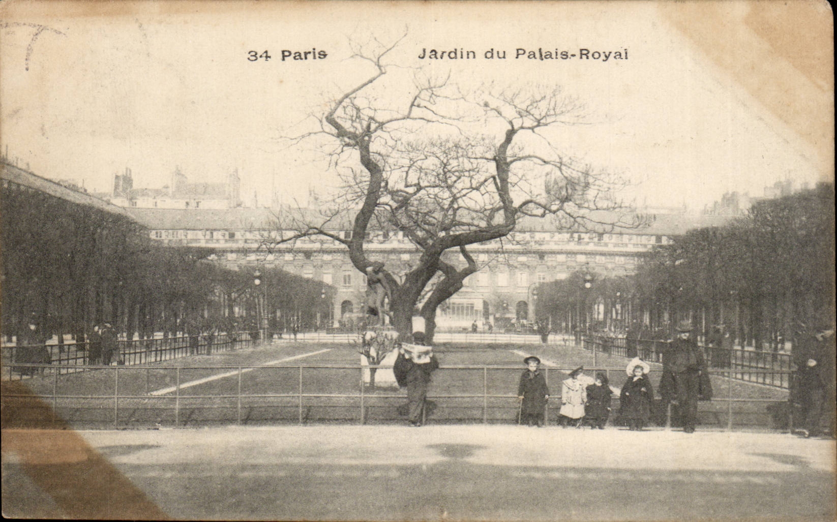 Paris CPA Garden of the royal palace