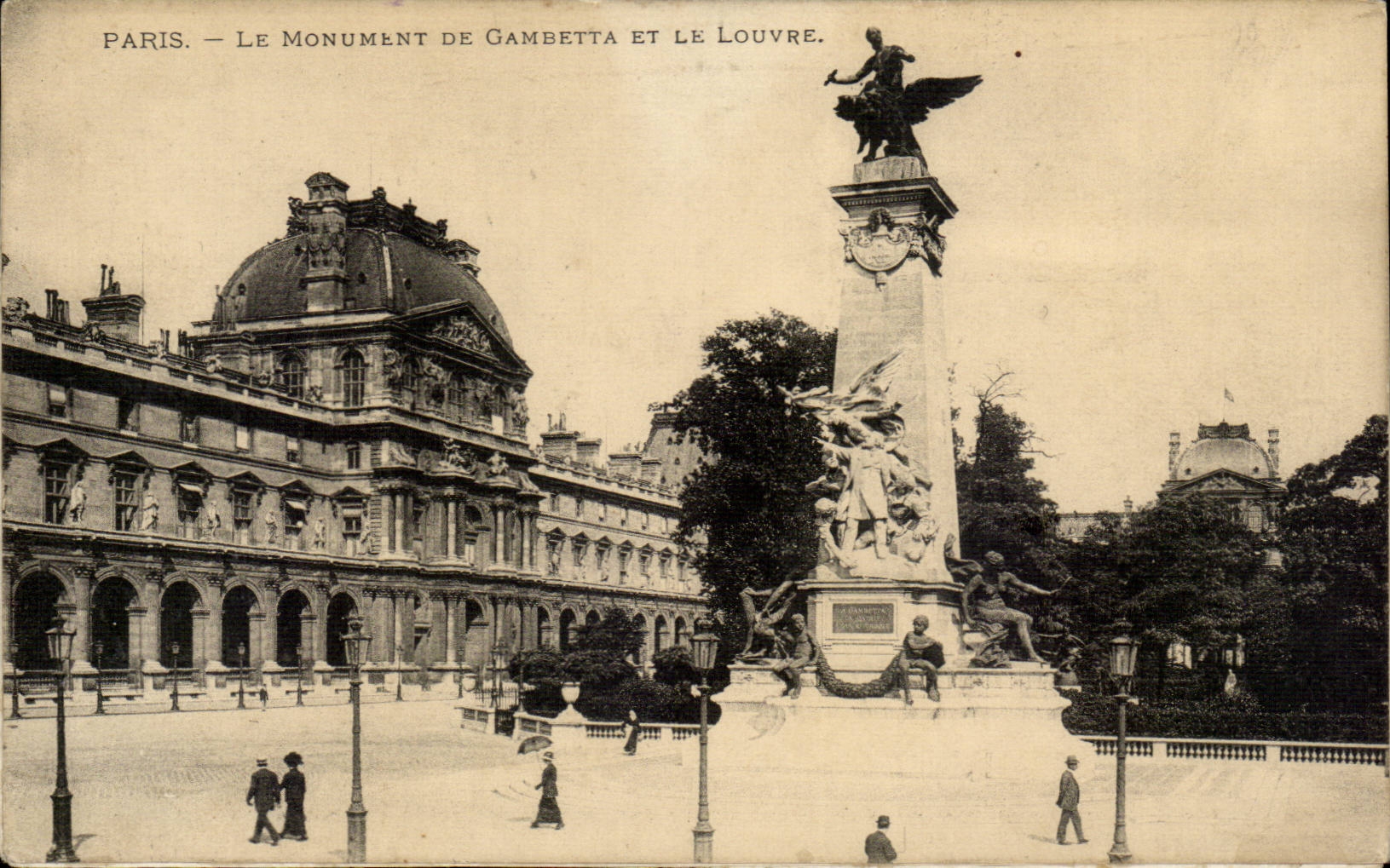 Paris CPA Le monument de Gambetta et le Louvre