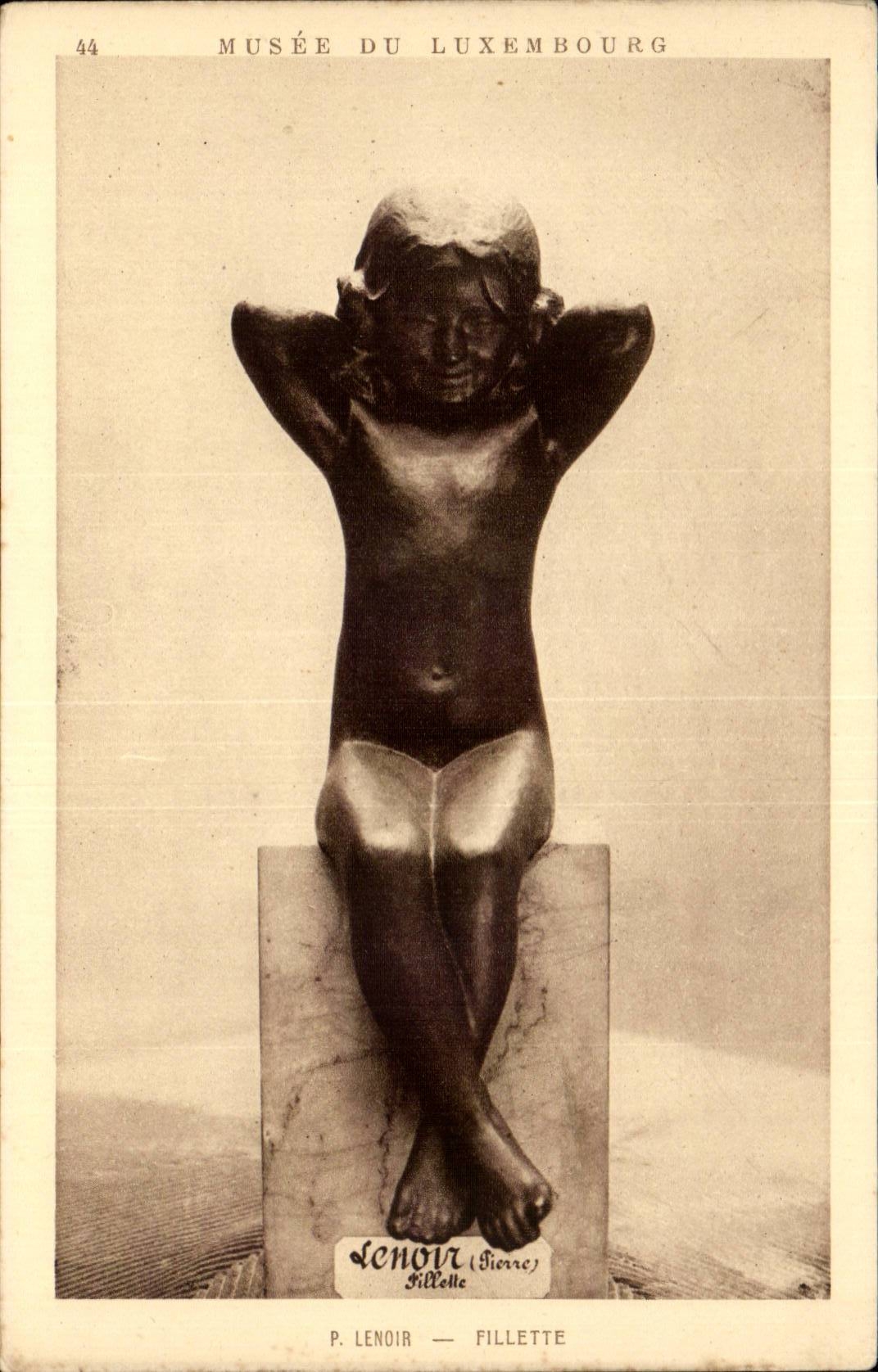 CPA Paris Museum of Luxembourg Lenoir Young girl