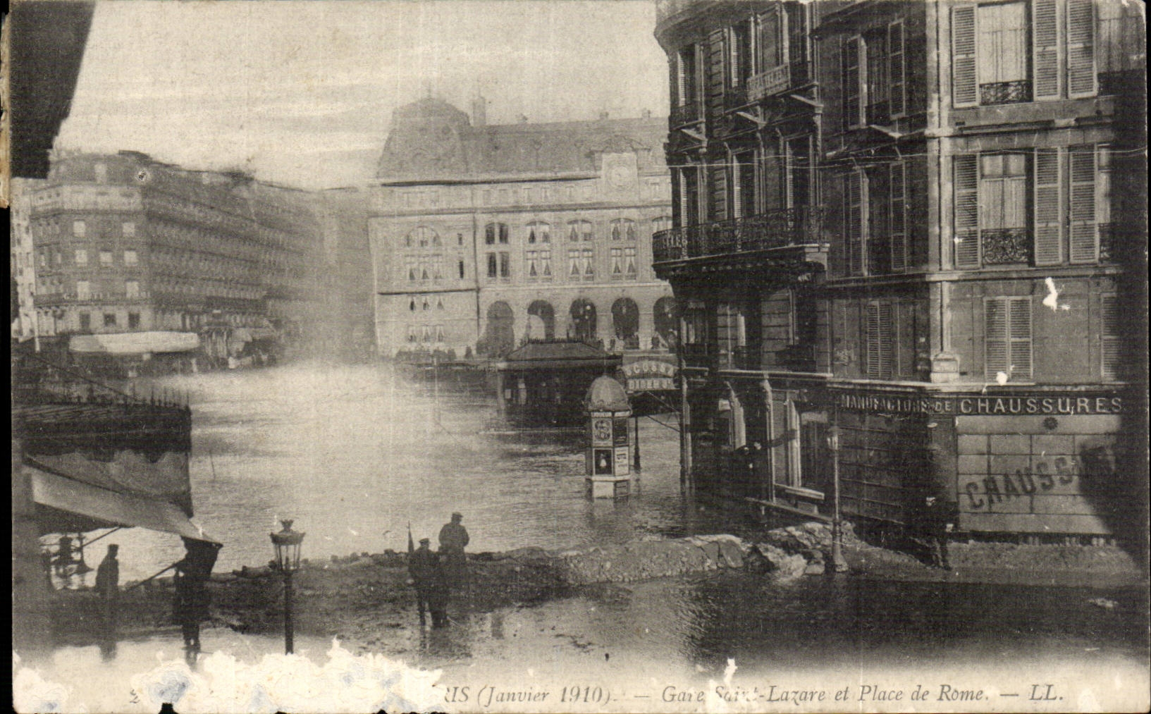 Paris CPA Inondations Crue de la Seine Janvier 1910 Gare Saint Lazare et place de Rome