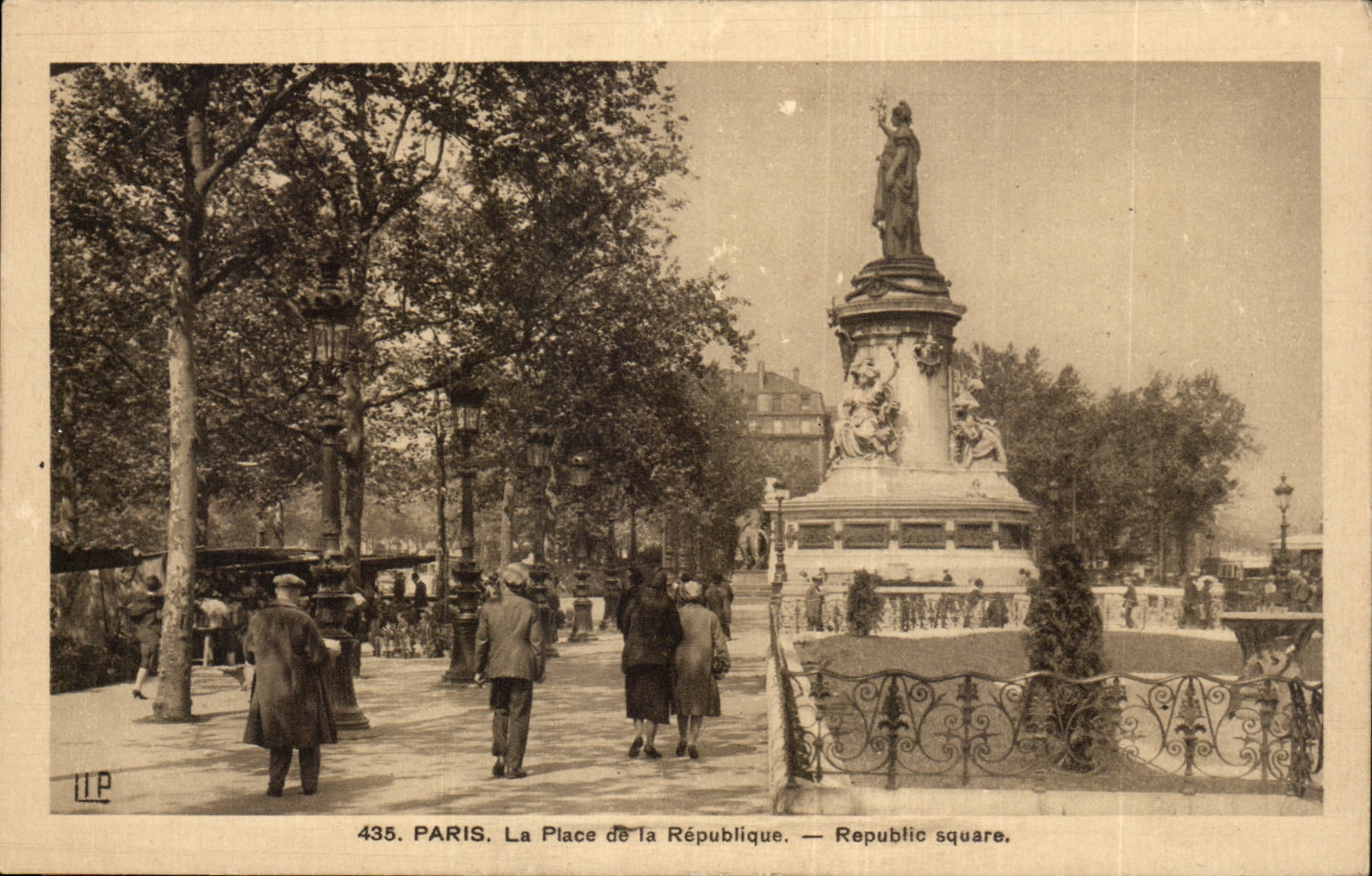 CPA Paris Places Republic