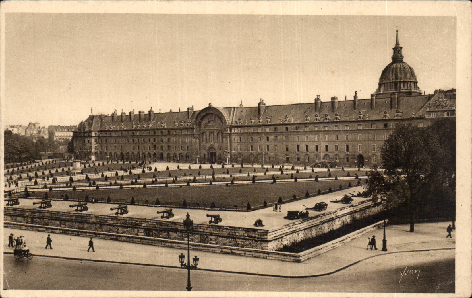 CPA Paris the hotel of Invalides seen esplanade