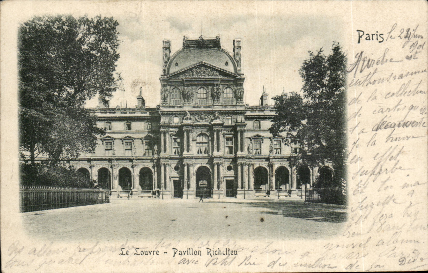 CPA Paris Le Louvre pavillon Richelieu ( en relief )