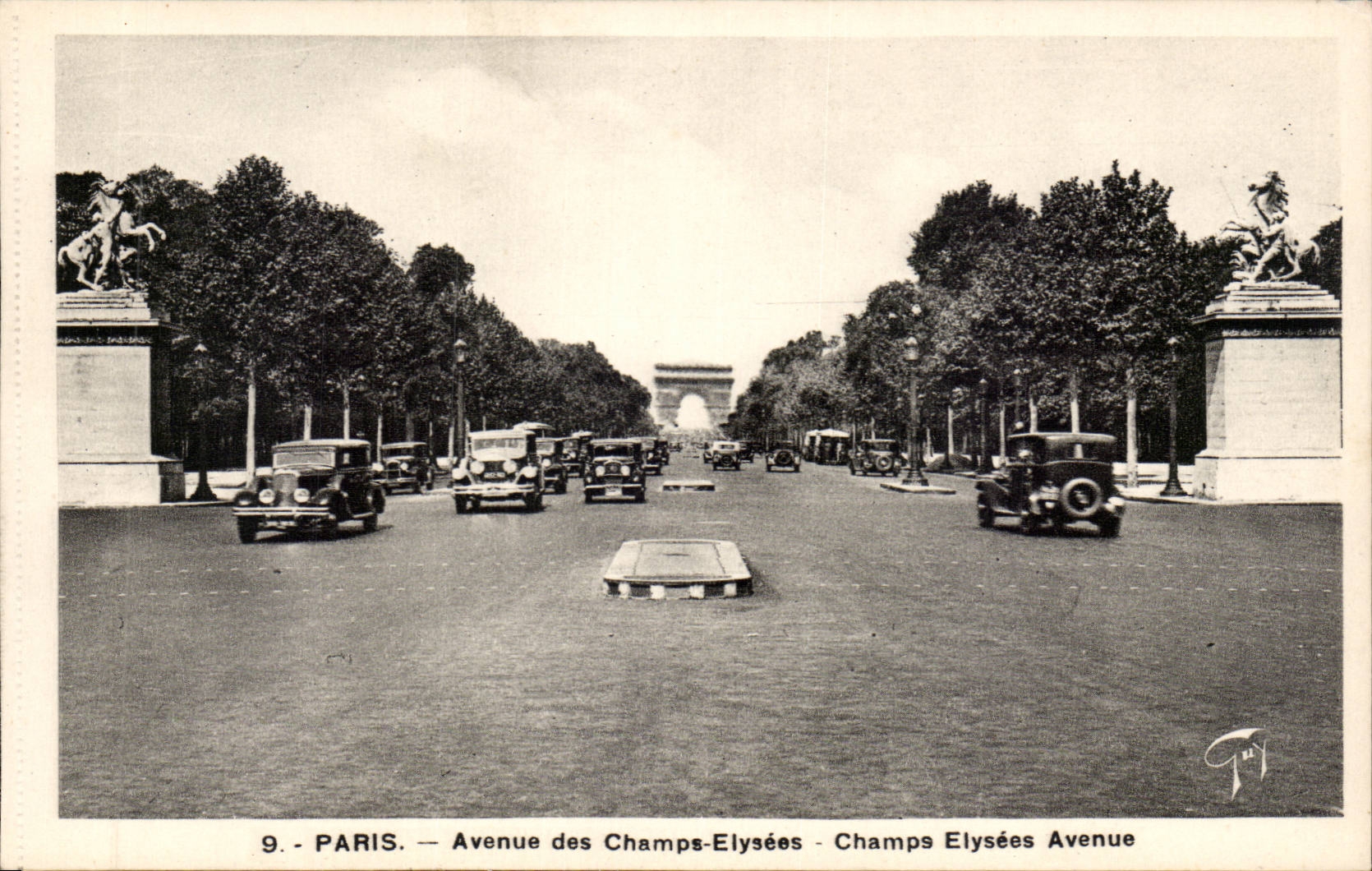 Paris CPA Which occurred of the Champs Elysees