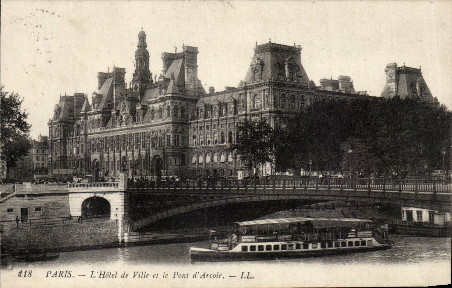 Paris CPA Hotel de ville