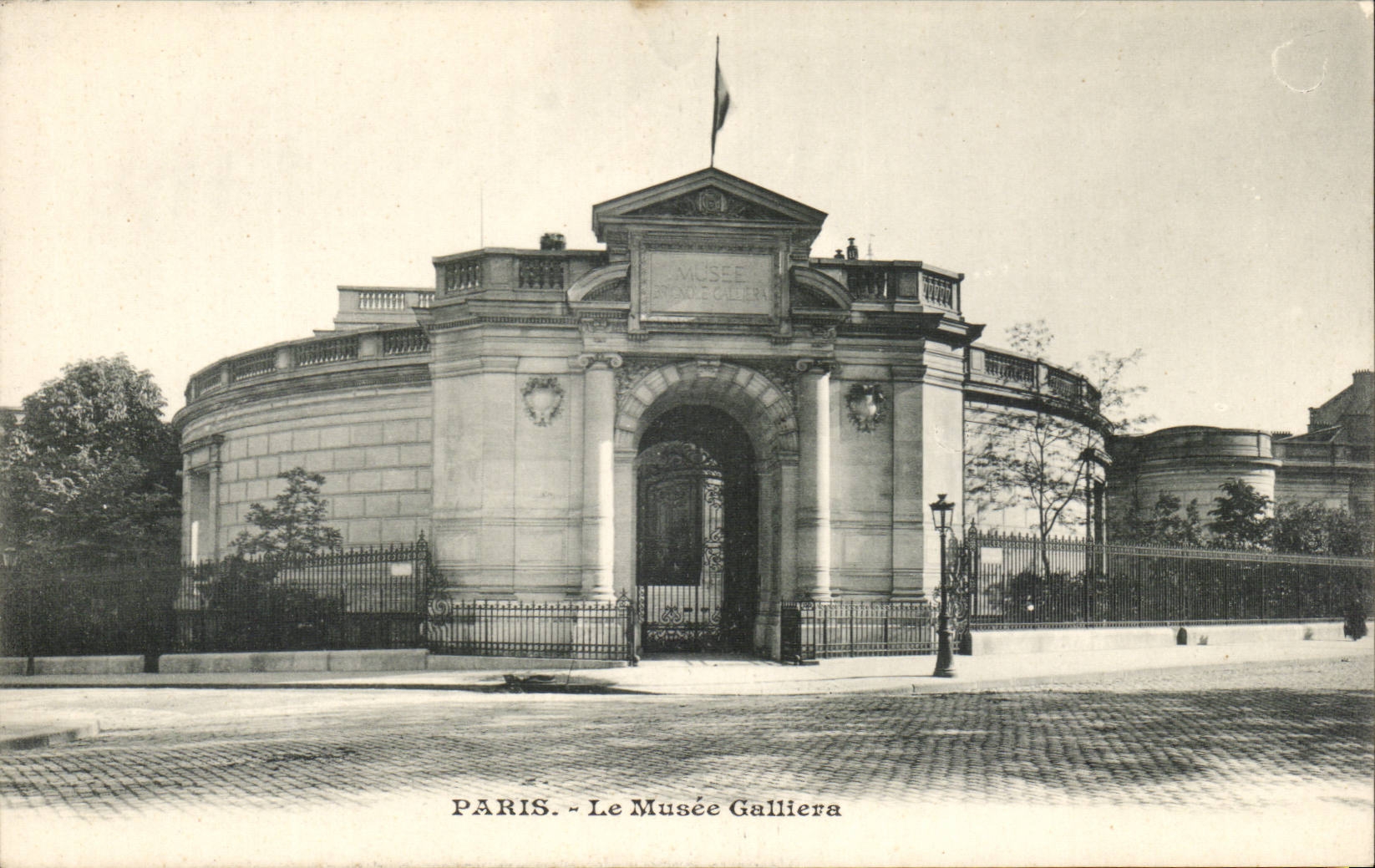 CPA Paris Le musee Galliera