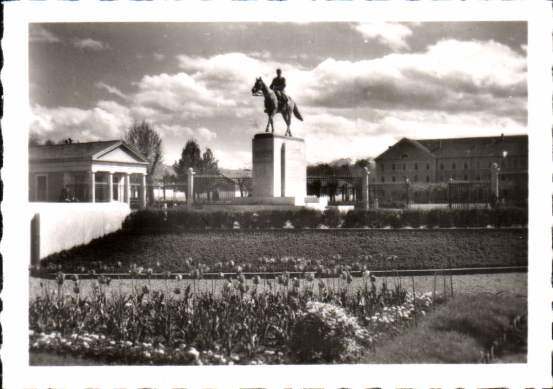 Tarbes CPSM the monument of the Foch Marshal