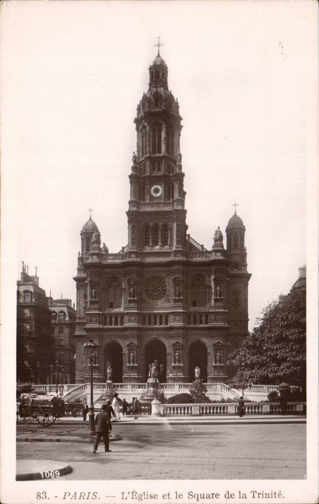Paris CPA the church and the public garden of the Trinity