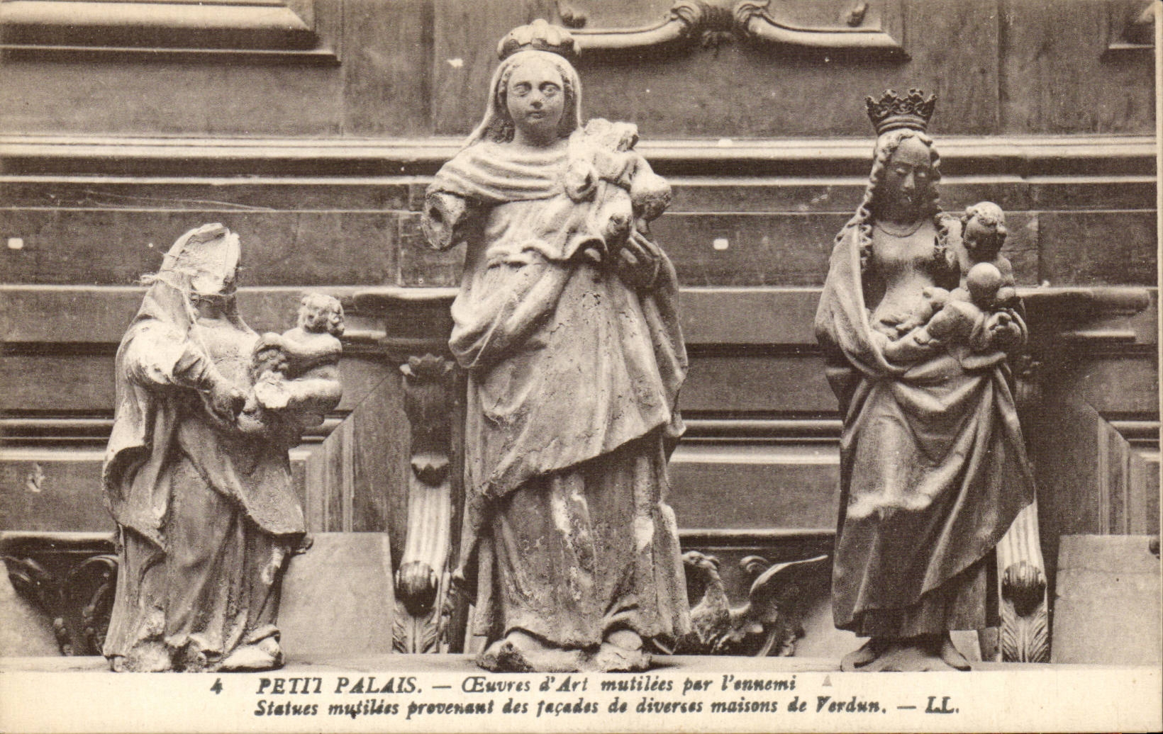 Paris CPA Small palace Works of art mutilees by the enemy