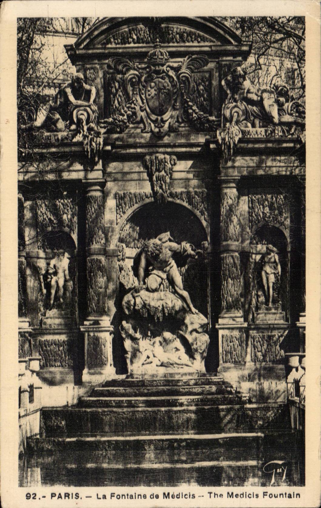 Paris CPA Fountain of Medicis