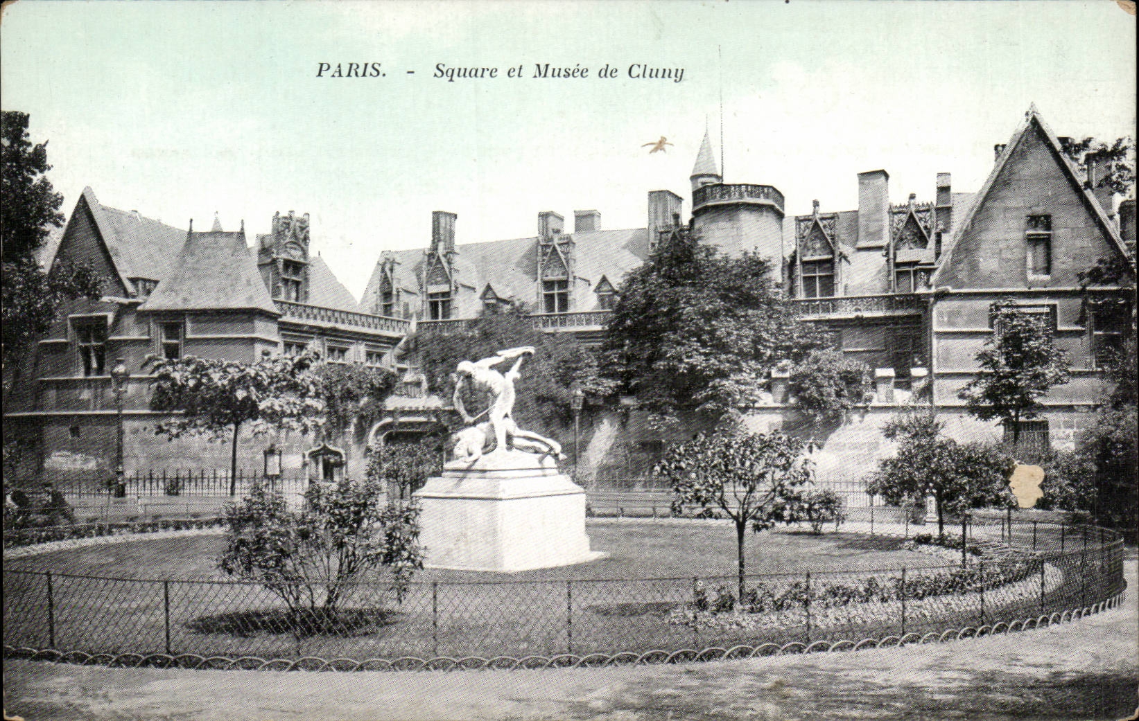 Paris CPA Public garden and Musee of Cluny