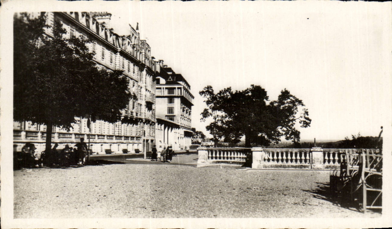 CPSM Pau Prachtstrasse der Pyrenees