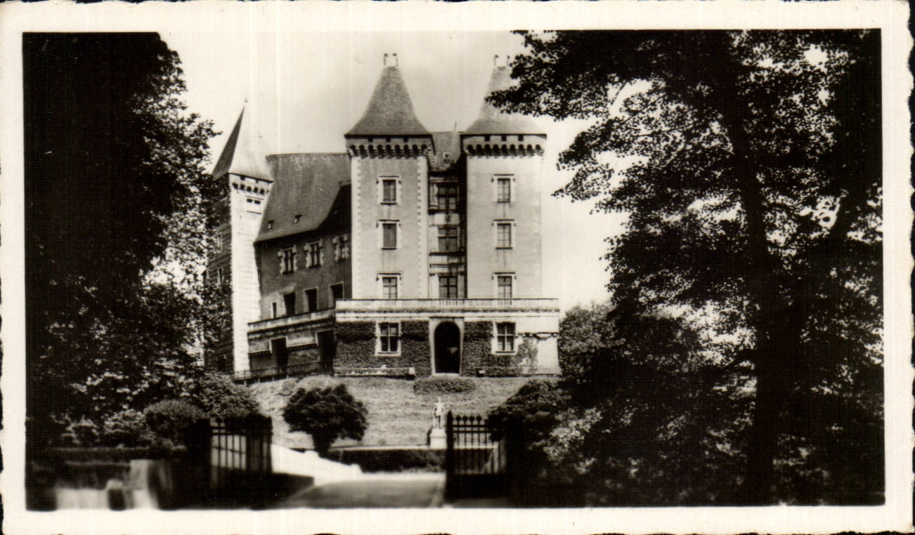 CPSM Pau das Schloss gesehen von der niedrigen Anlage