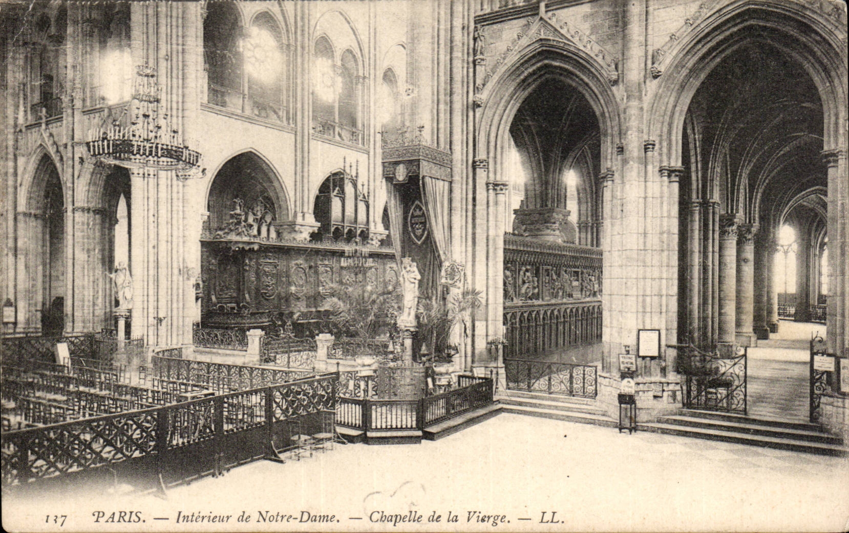 Paris CPA Interieur de Notre Dame Chapelle de la vierge