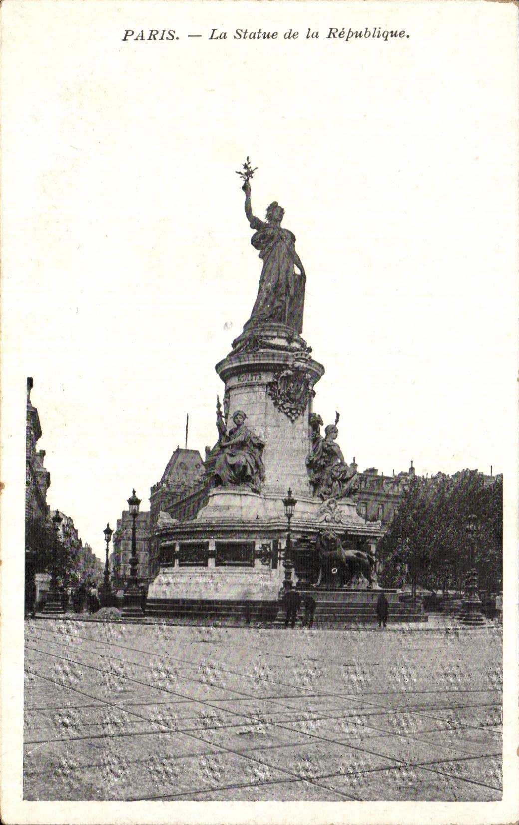 Paris CPA Statue of the Republic