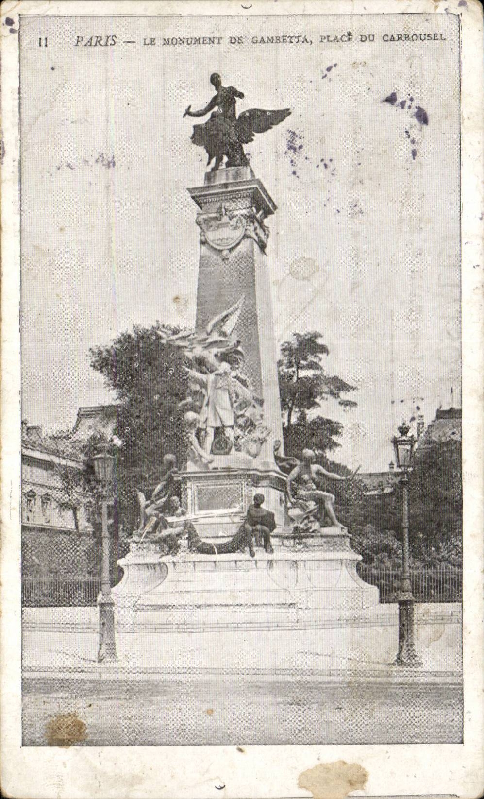 Paris CPA Monument de Gambetta Place du Carrousel