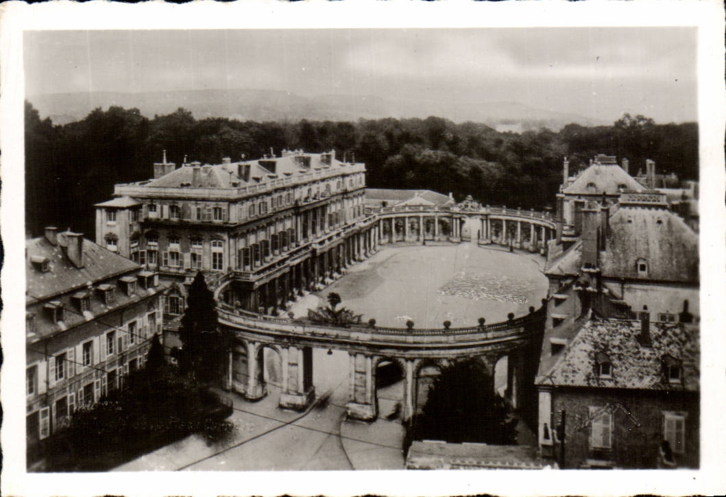 CPM Nancy Hemicycle de la place CArriere