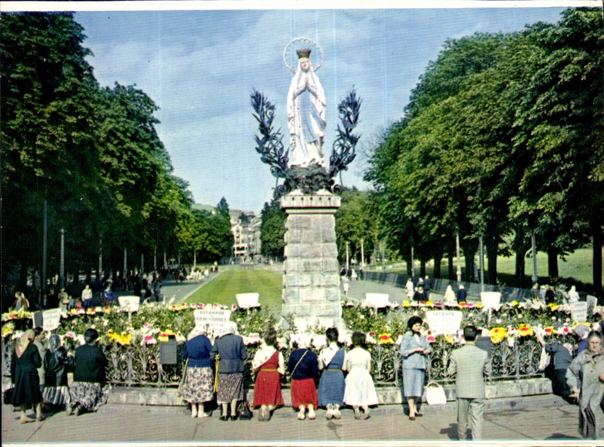 Lourdes CPA the virgin couronnee