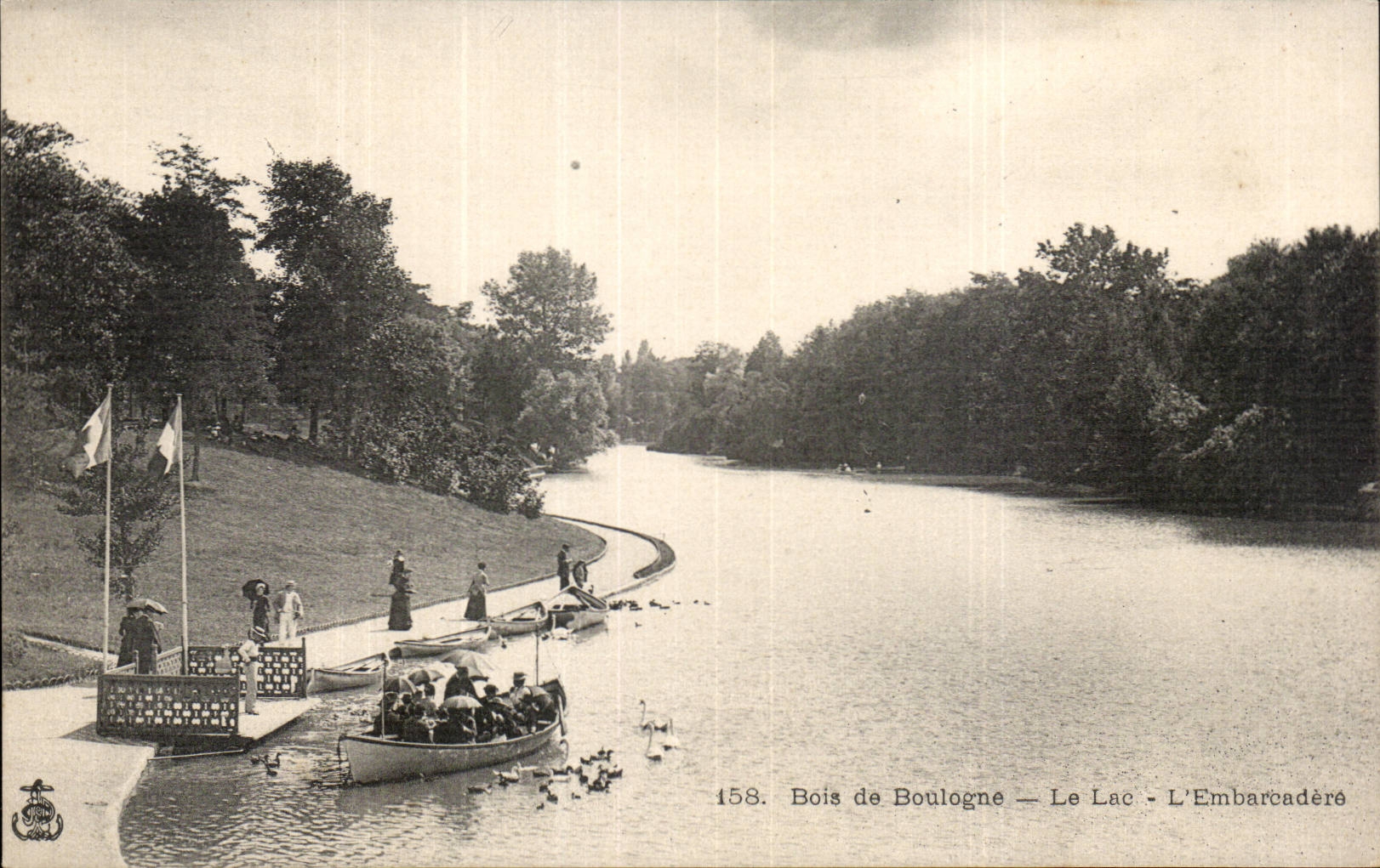 CPA Paris Bois de Boulogne Le lac Embarcadere