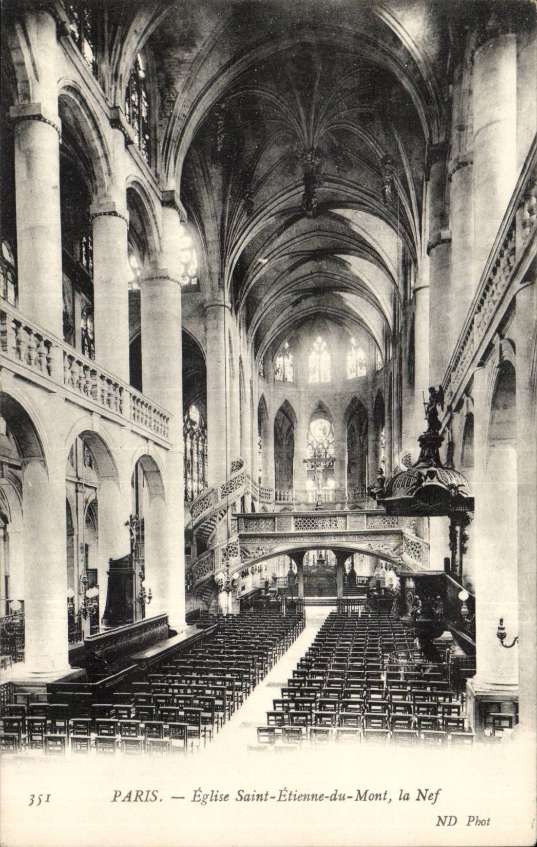CPA Paris Church St Etienne of the Mount the nave