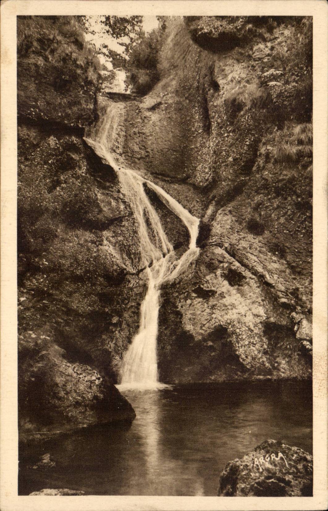 CPA Vic on cEre Cascade of the Layer