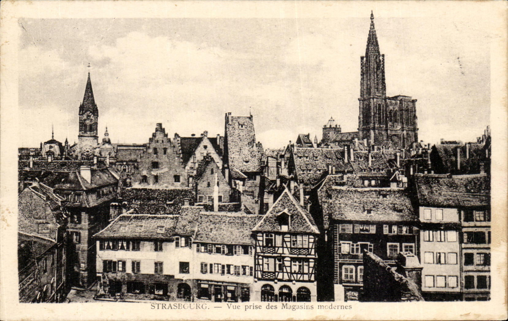 Strasbourg CPA Seen from of the modern stores