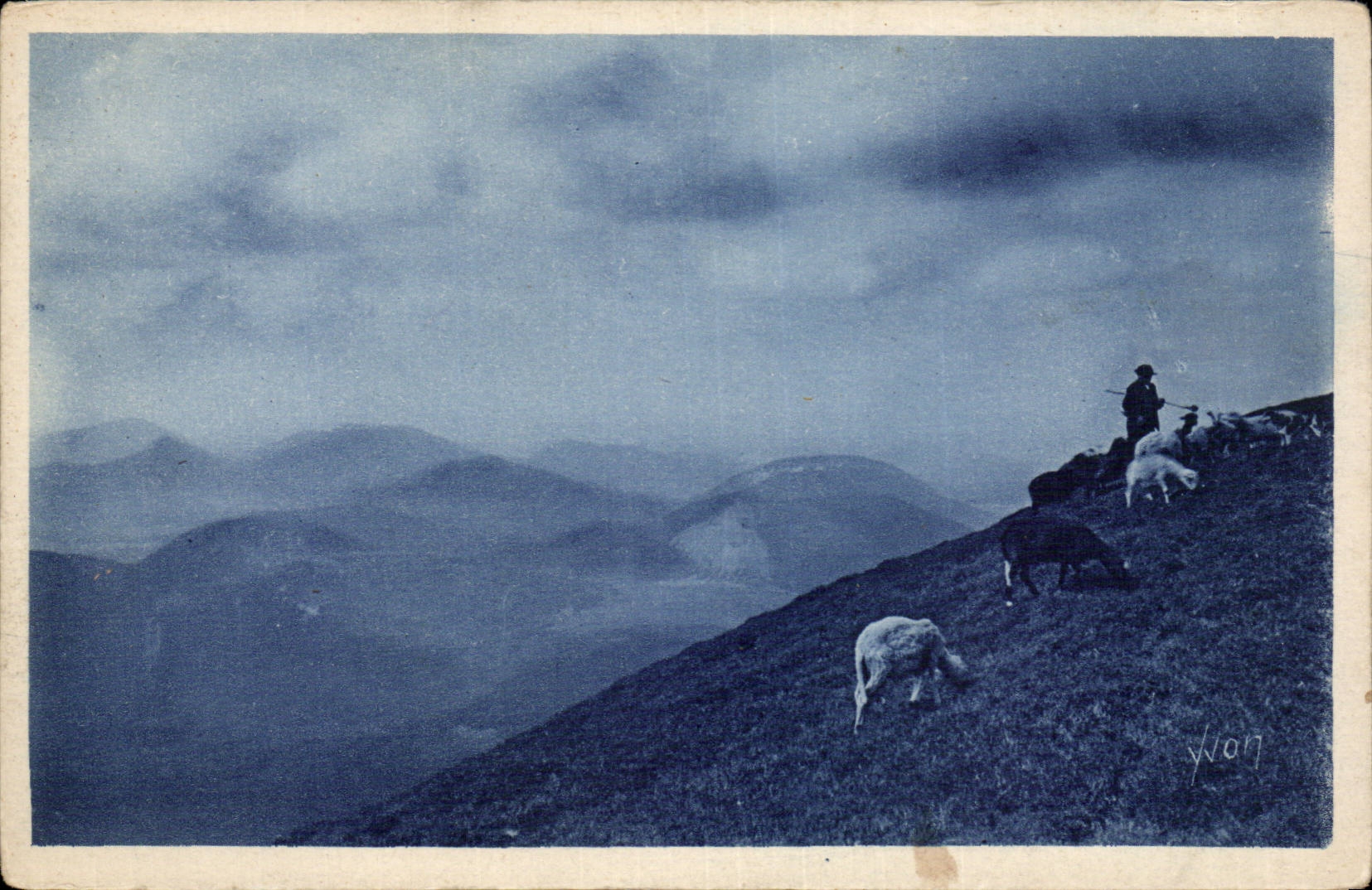 CPA Auvergne the area of Puys