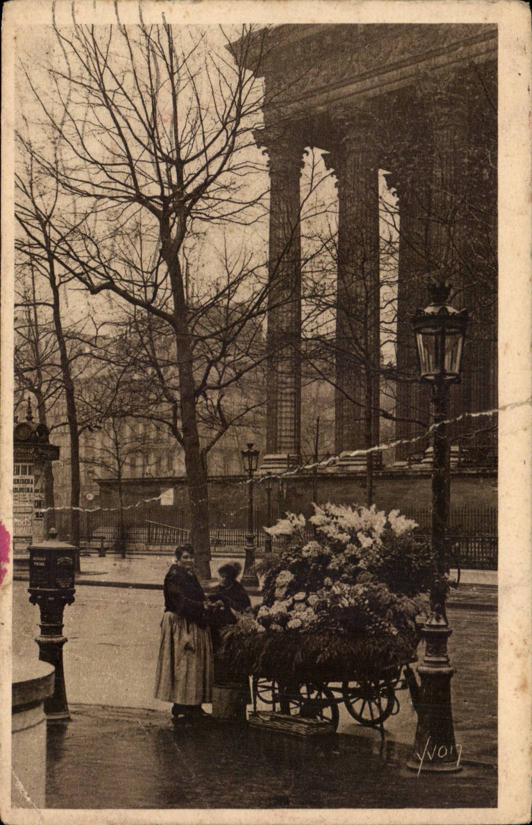 Paris CPA Church of the Commercial Madeleine of flowers