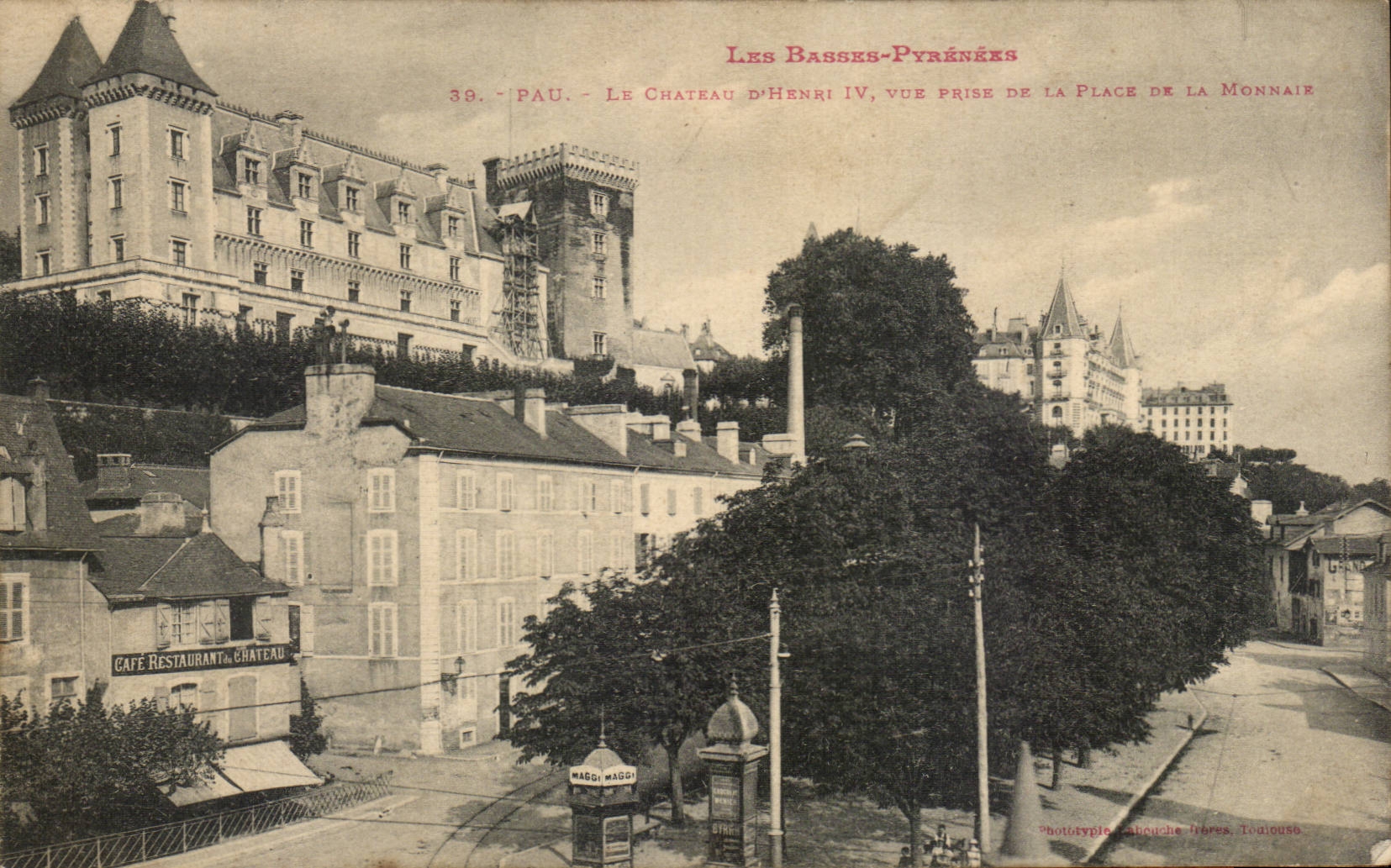 CPA Pau das Schloss von Henri IV gesehen vom Ort der Wahrung