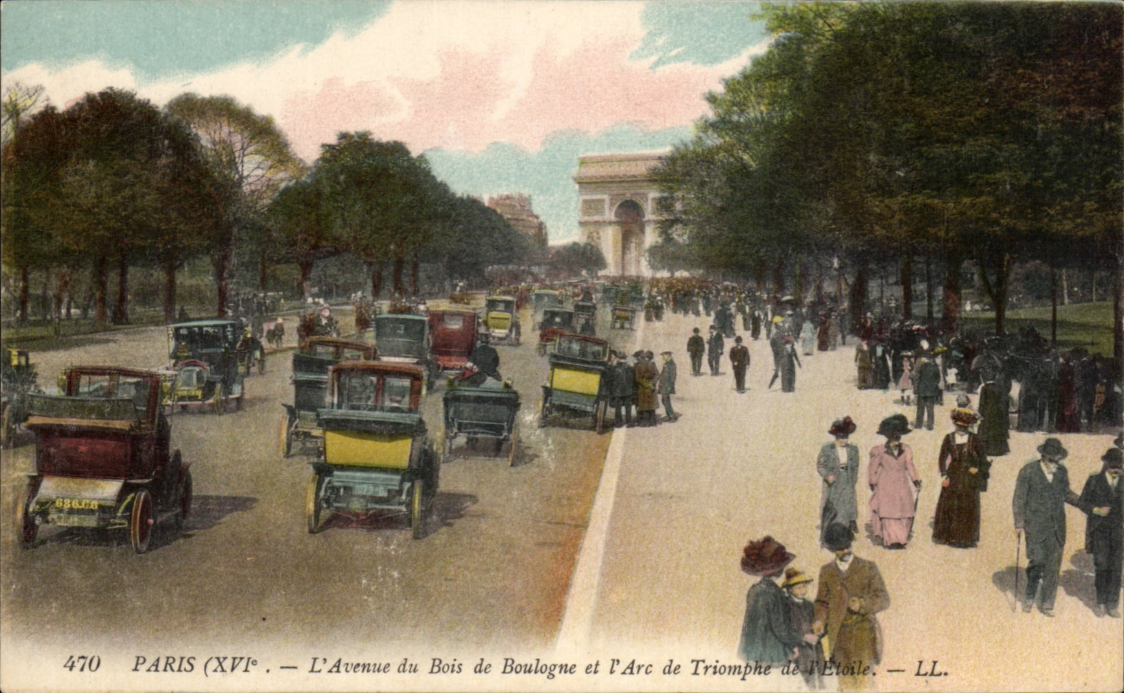 Paris CPA Avenue du Bois de Boulogne et l'arc de triomphe