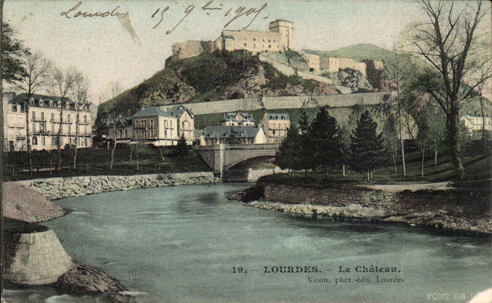 CPA Lourdes the castle