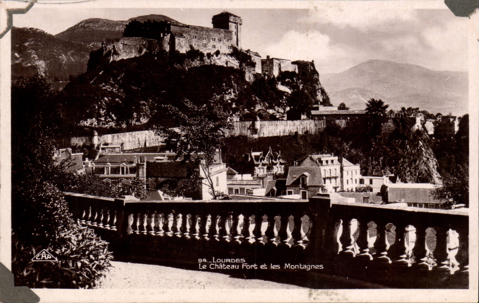 CPA Lourdes the strong castle and mountains