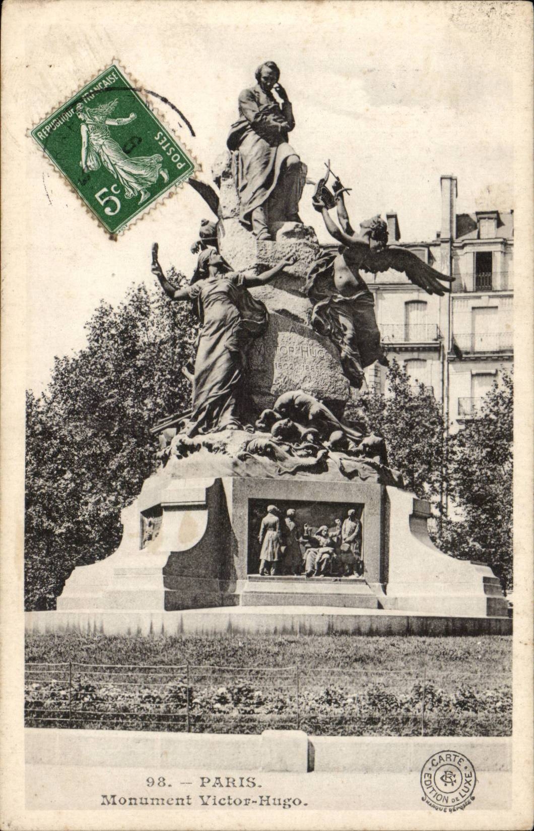 Paris CPA Monument Victor Hugo