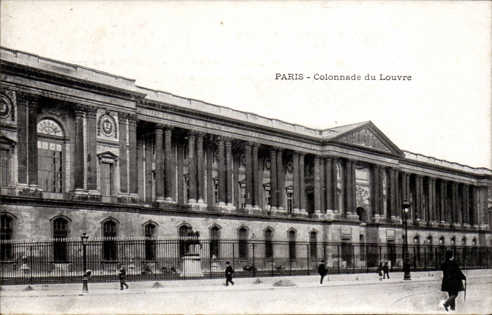 Paris CPA Colonnade du Louvre