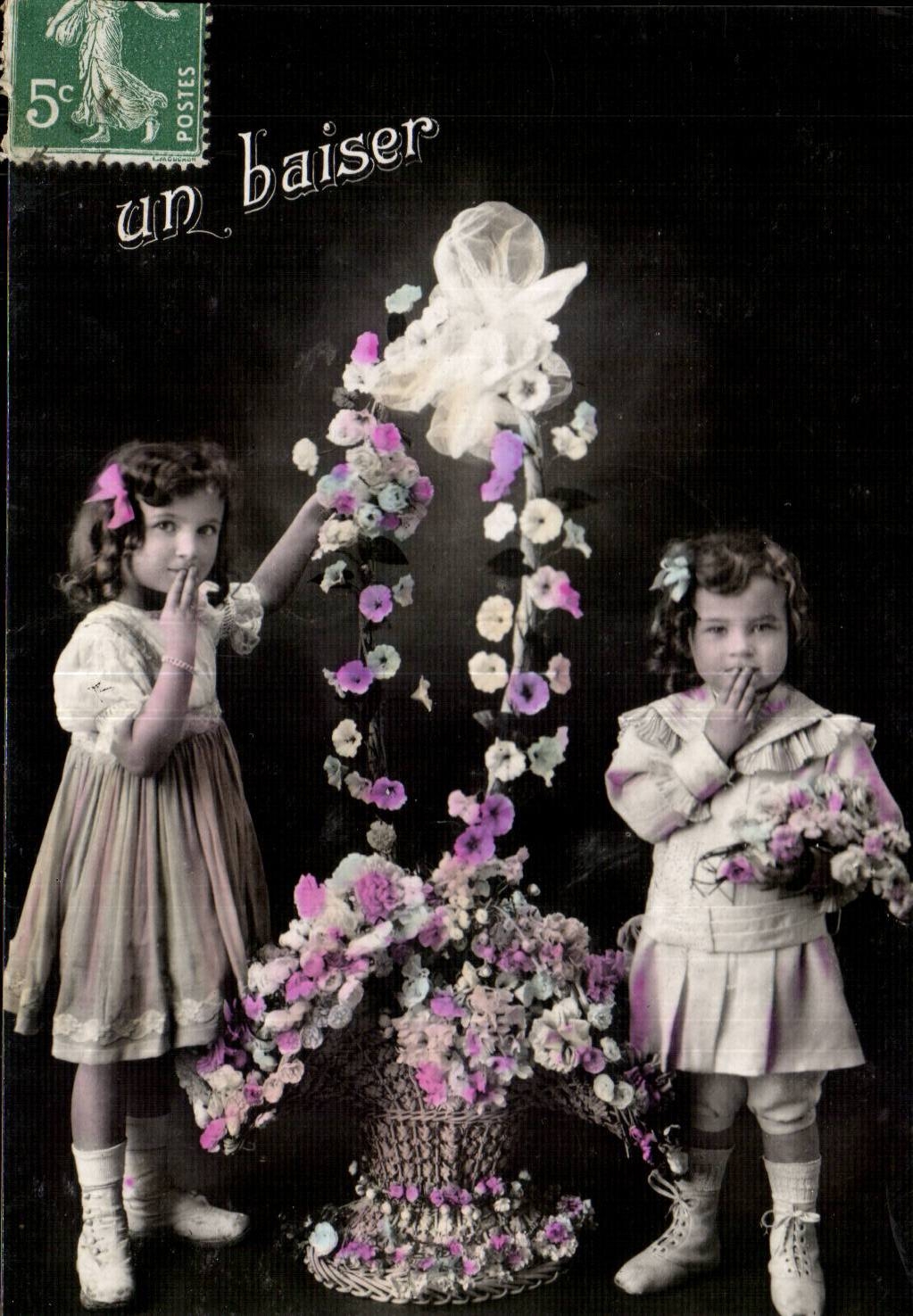 Fantasy - Children - Girls - a Kiss - Cute little girls - has KIS - CPA