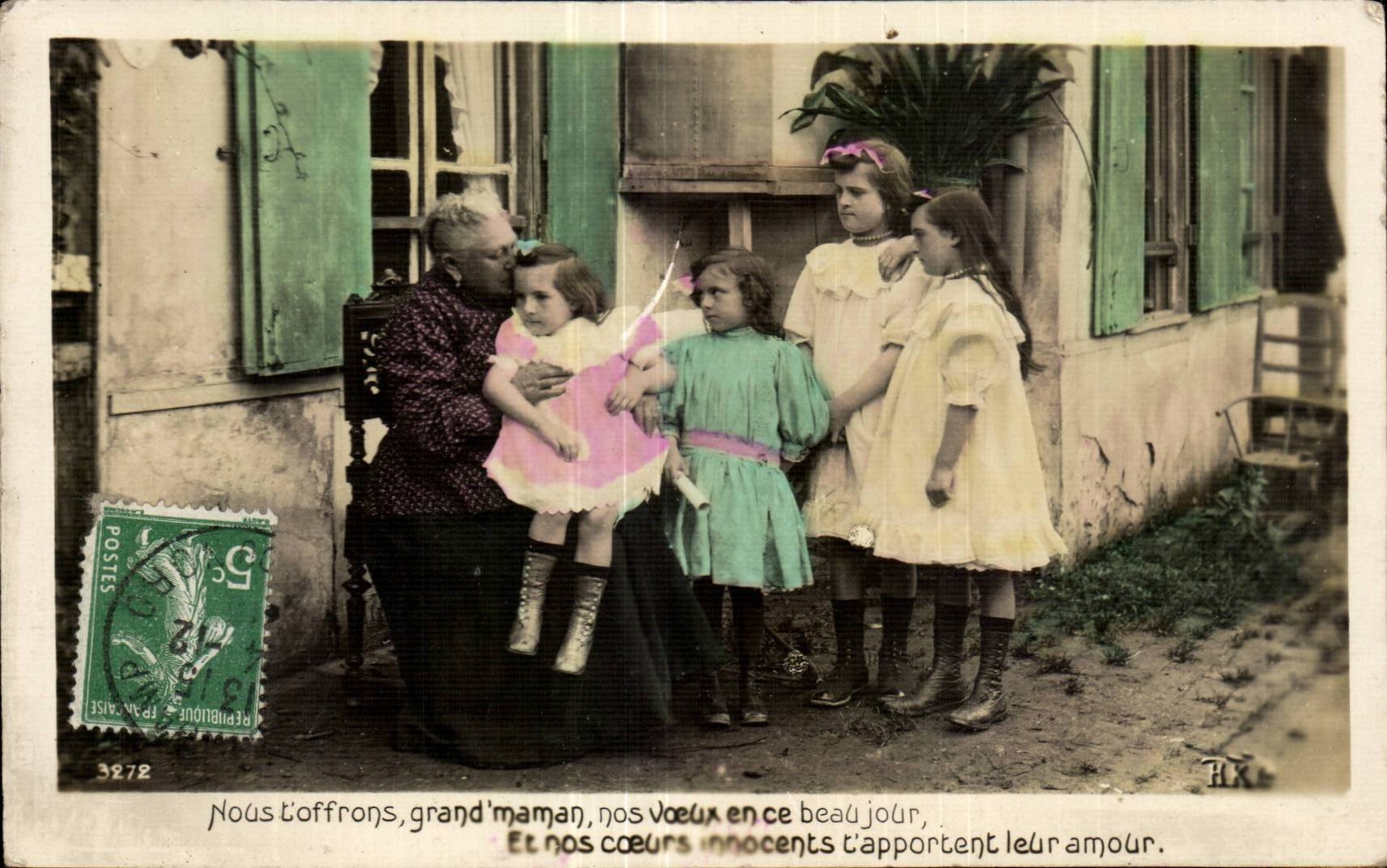 Fantasy - Children - Little girl one grandmother' S knee - CPA