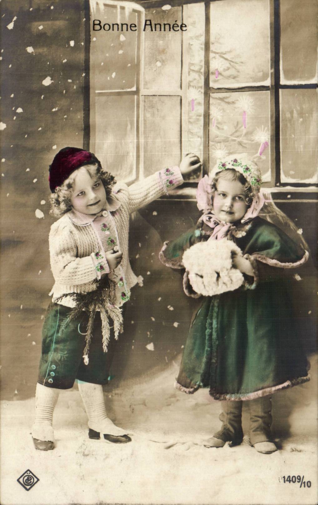 Fantasy - Children - Happy New Year - Girls Playing in Snow - CPA