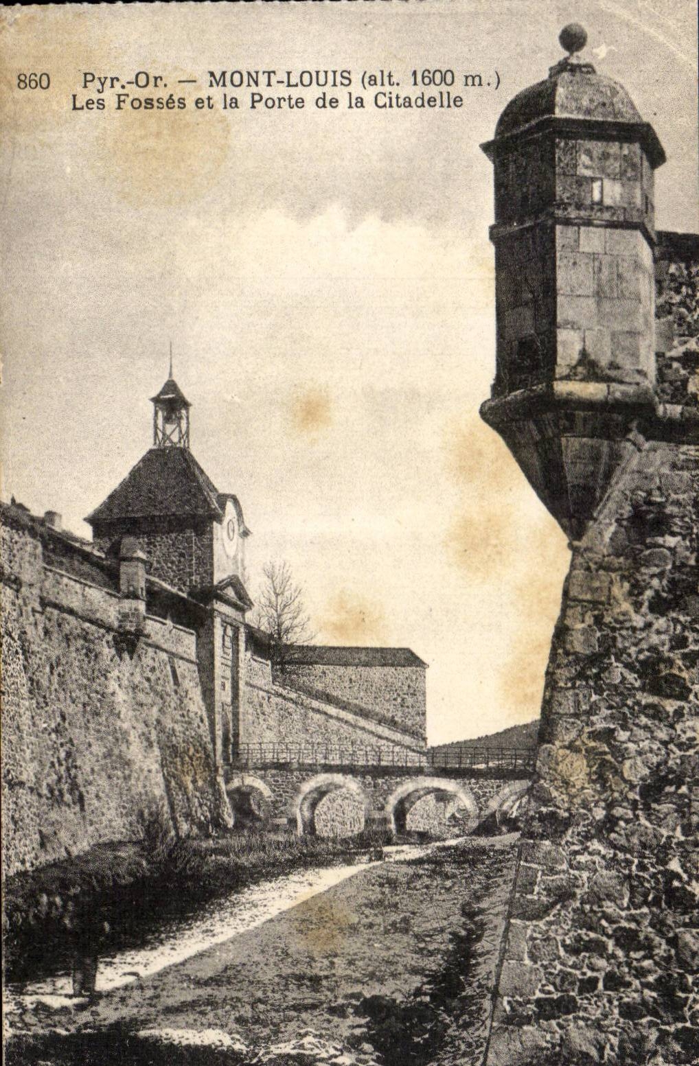 CPA Louis Mount pits and the door of the citadel